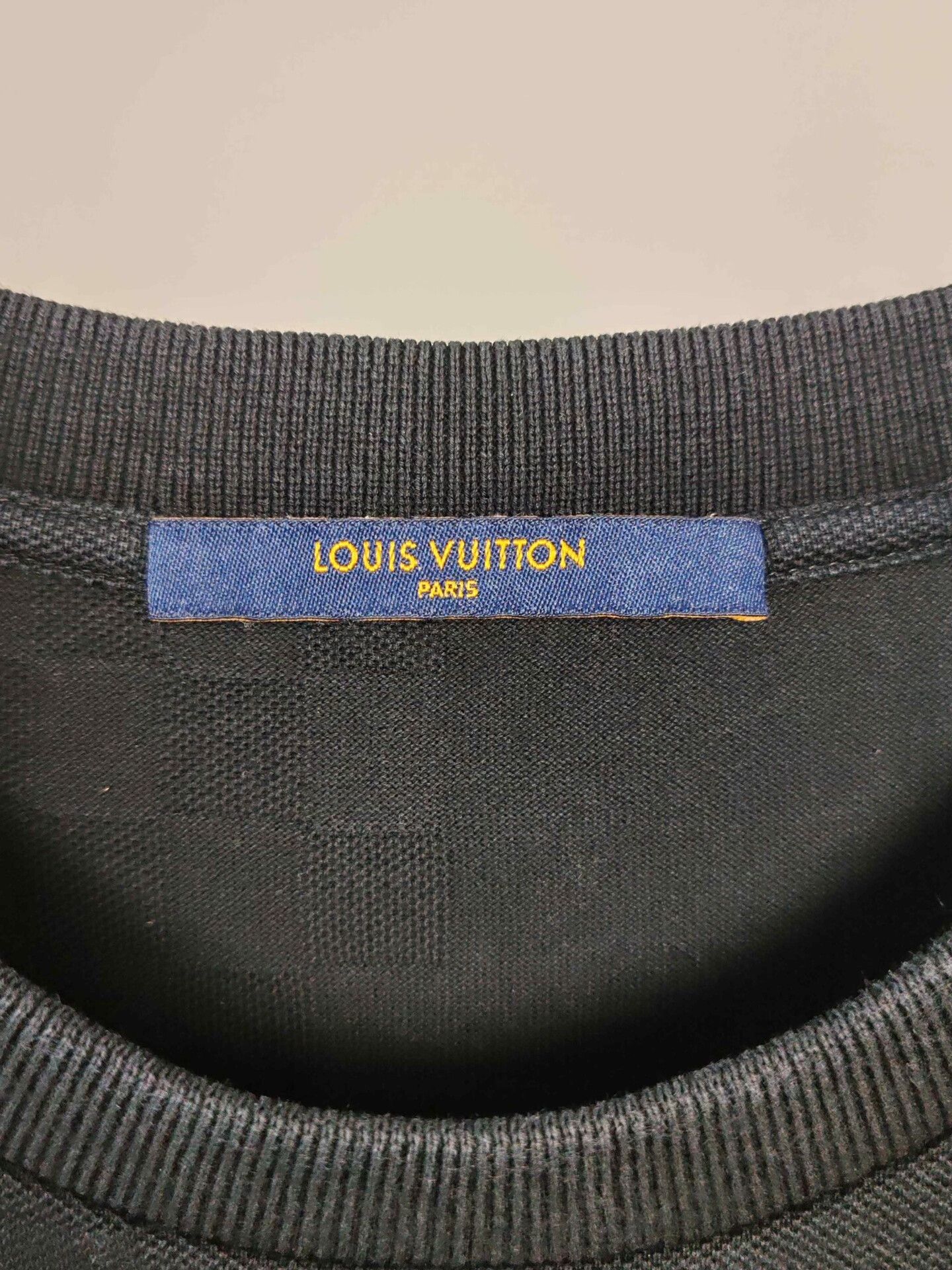 Louis Vuitton Louis Vuitton Embossed Damier T-Shirt Size L Size US L / EU 52-54 / 3 - 4 Thumbnail