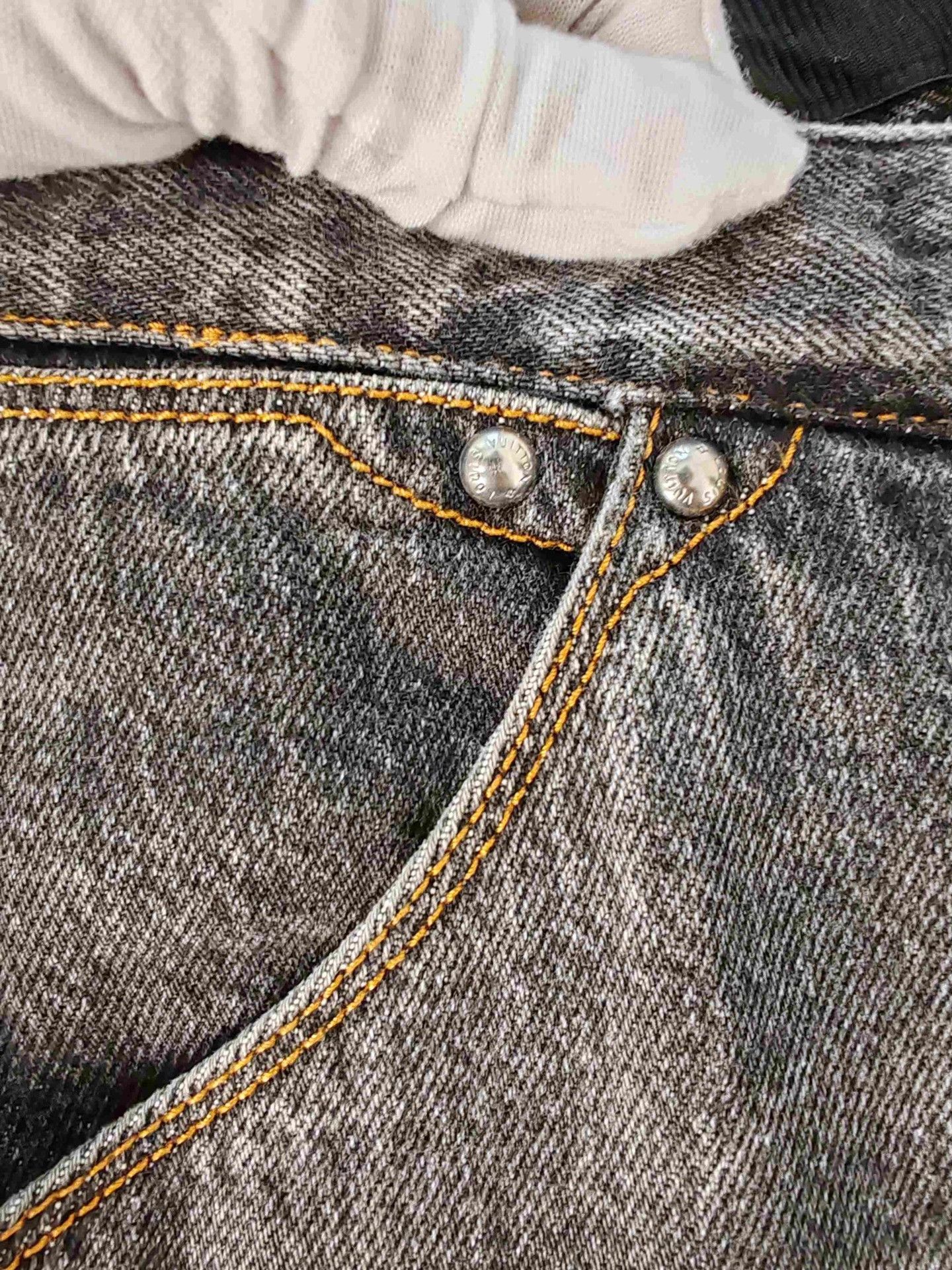 Louis Vuitton Louis Vuitton Logo Patch Jeans Size 28 Size 28" / US 6 / IT 42 - 7 Thumbnail
