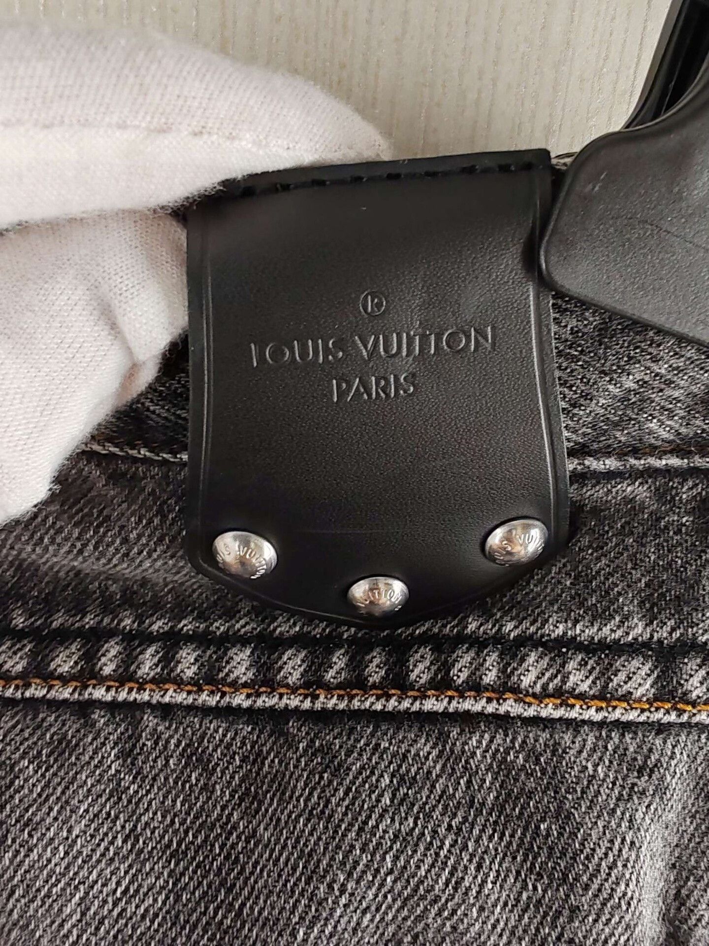 Louis Vuitton Louis Vuitton Logo Patch Jeans Size 28 Size 28" / US 6 / IT 42 - 5 Thumbnail