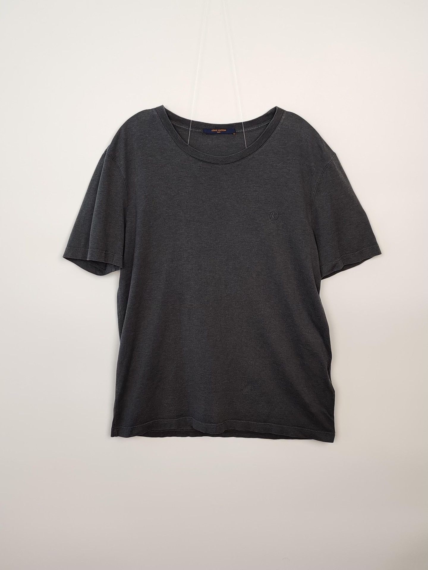Louis Vuitton Louis Vuitton Embroidered Logo T-Shirt Size L Size US L / EU 52-54 / 3 - 2 Thumbnail