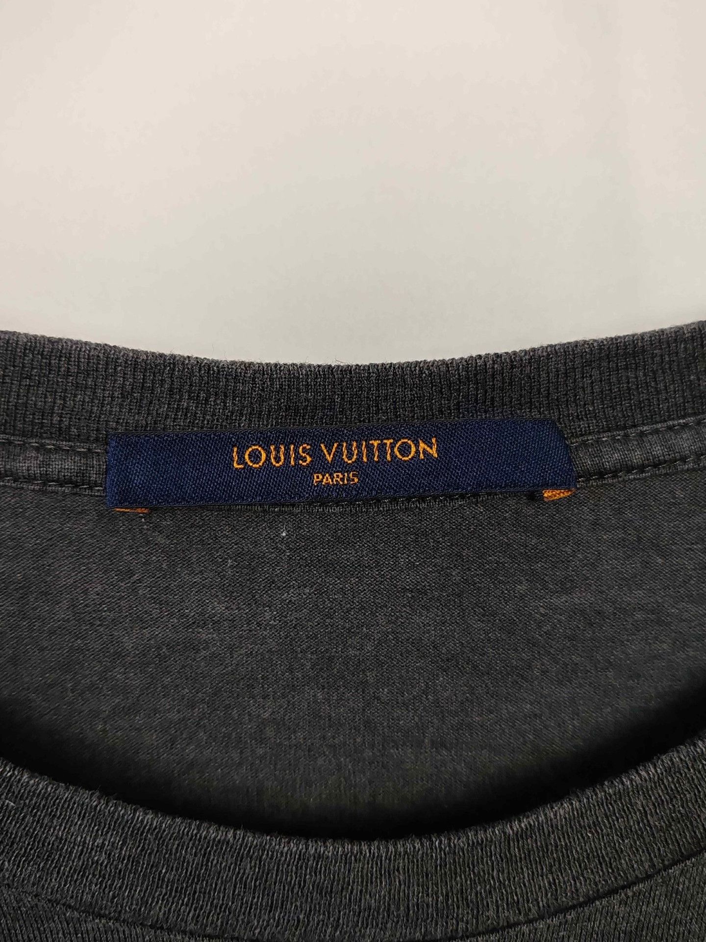 Louis Vuitton Louis Vuitton Embroidered Logo T-Shirt Size L Size US L / EU 52-54 / 3 - 4 Thumbnail
