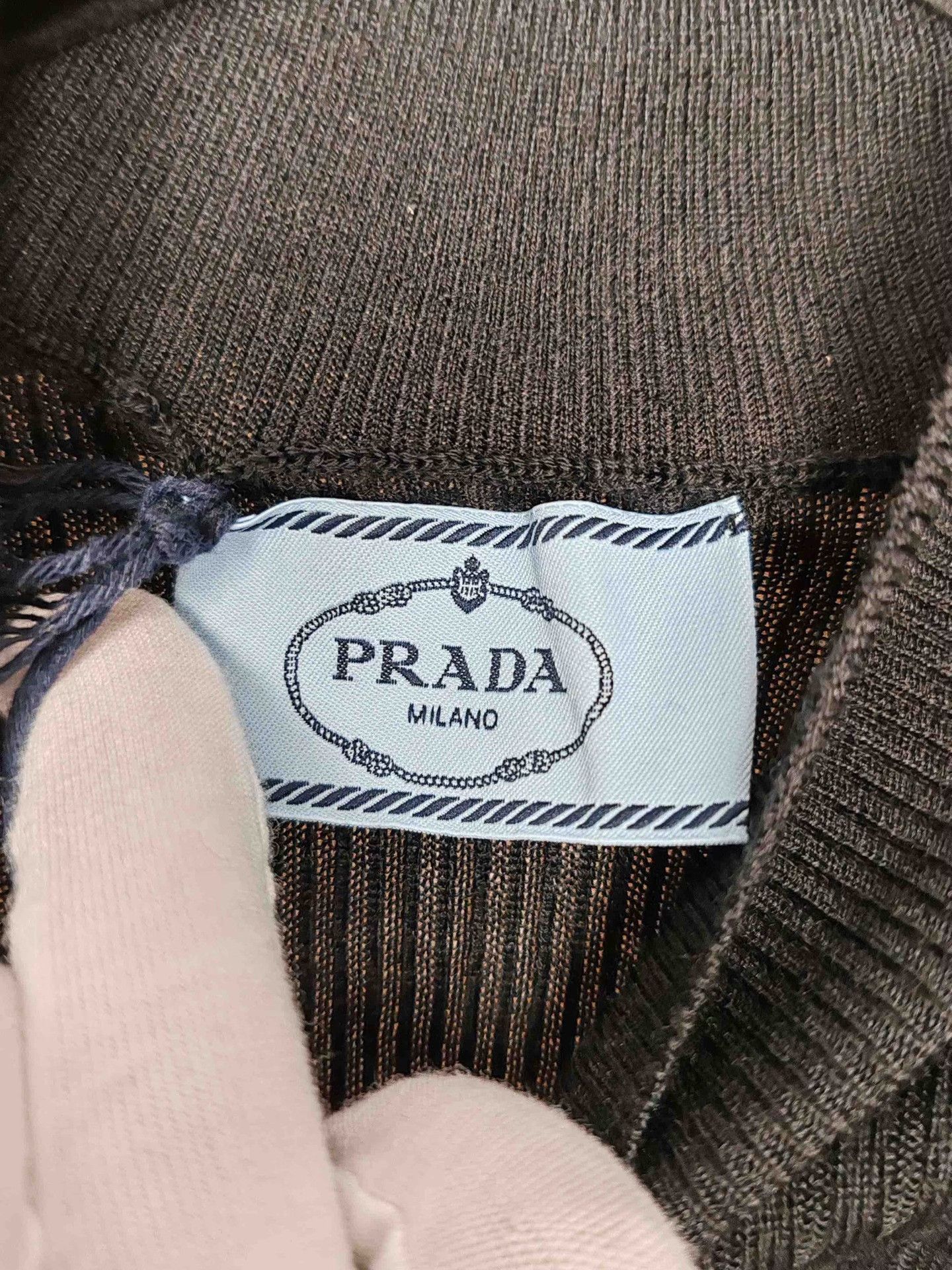Prada Prada Superfine Wool Turtleneck Sweater Size 36 Size XS / US 0-2 / IT 36-38 - 4 Thumbnail