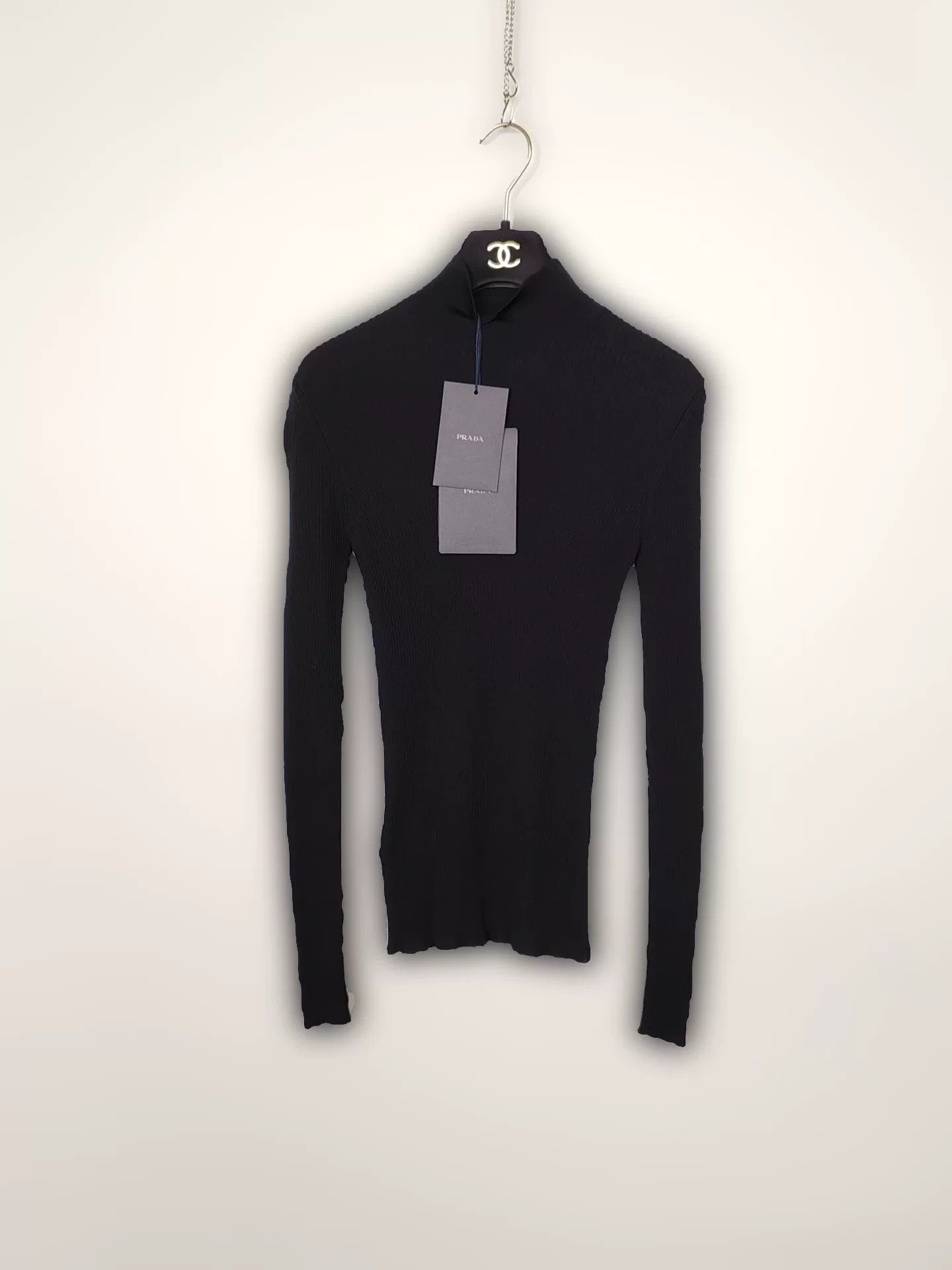 Prada Prada Superfine Wool Turtleneck Sweater Size 36 Size XS / US 0-2 / IT 36-38 - 2 Thumbnail
