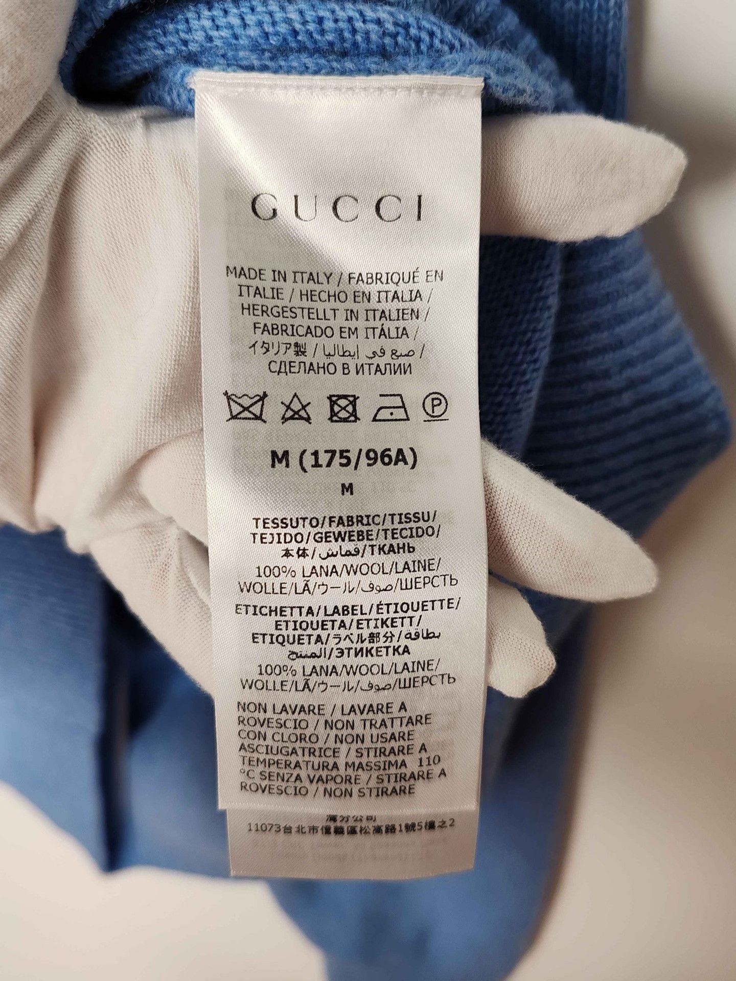 Gucci Gucci Blue Logo Patch V-Neck Sweater Size M Size US M / EU 48-50 / 2 - 6 Thumbnail