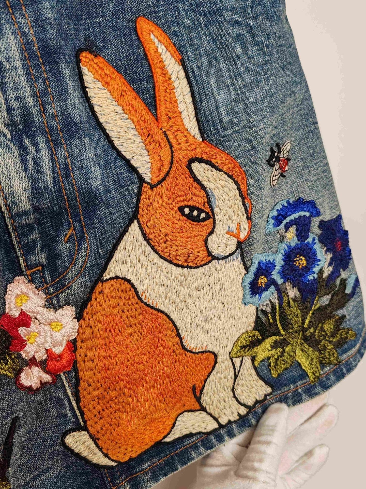 Gucci Gucci Rabbit Embroidered Denim Mini Skirt Size 40 Size 27" / US 4 / IT 40 - 5 Thumbnail
