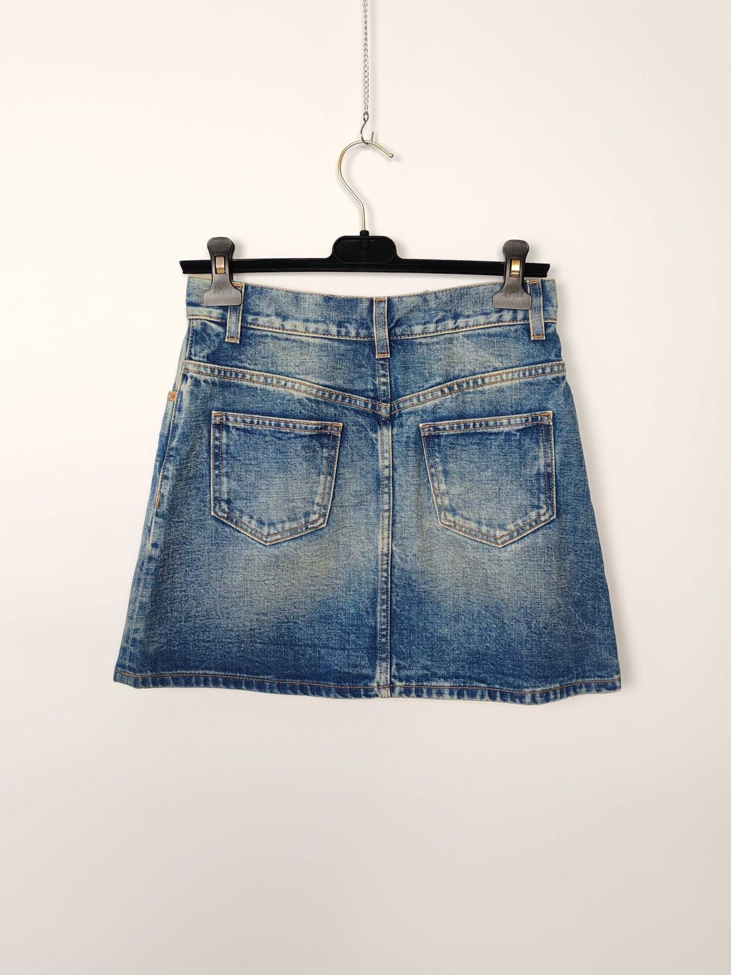 Gucci Gucci Rabbit Embroidered Denim Mini Skirt Size 40 Size 27" / US 4 / IT 40 - 3 Thumbnail