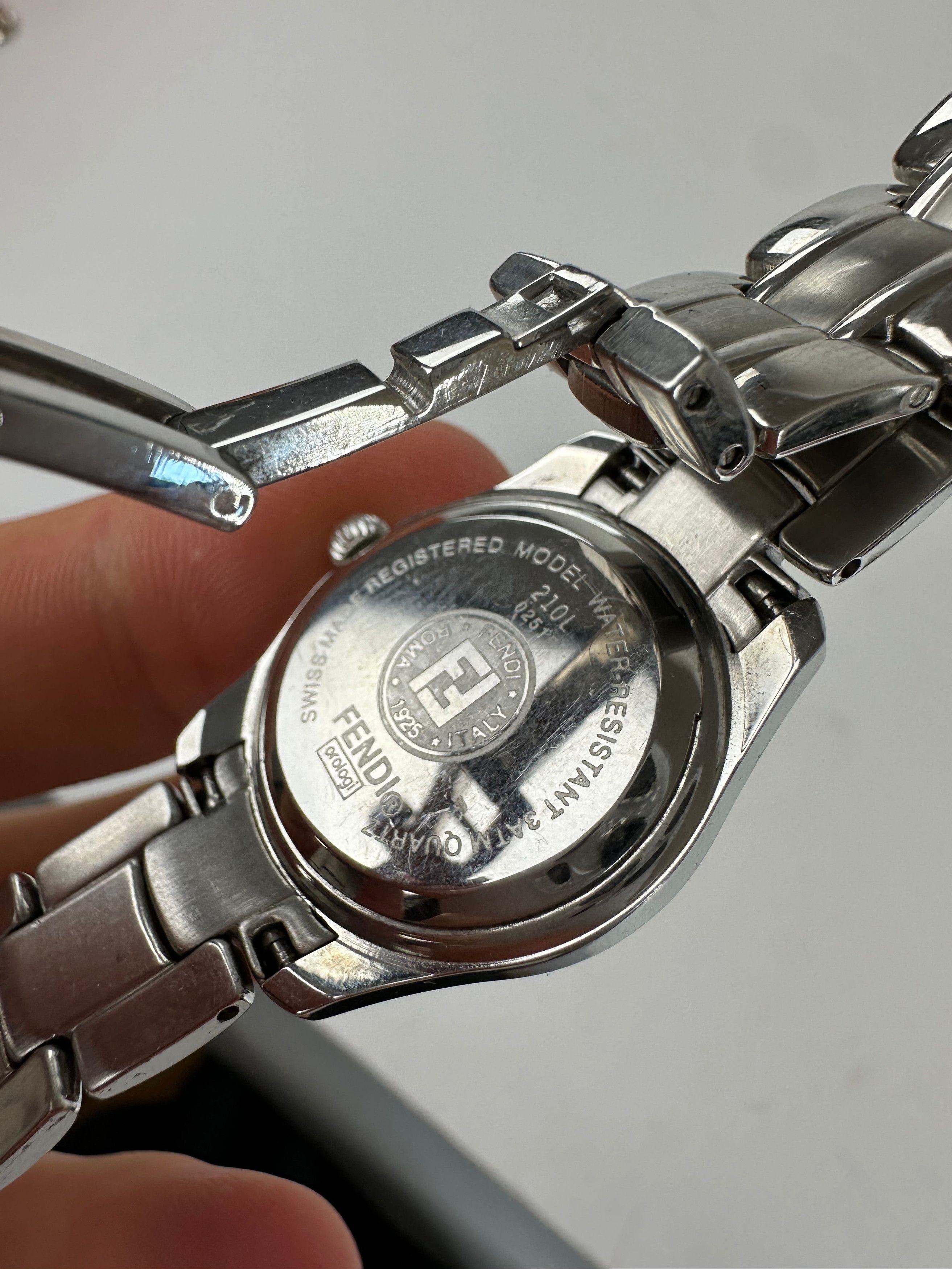 Fendi Vintage Orologi Ladies Quartz Watch Silver Size ONE SIZE - 3 Thumbnail