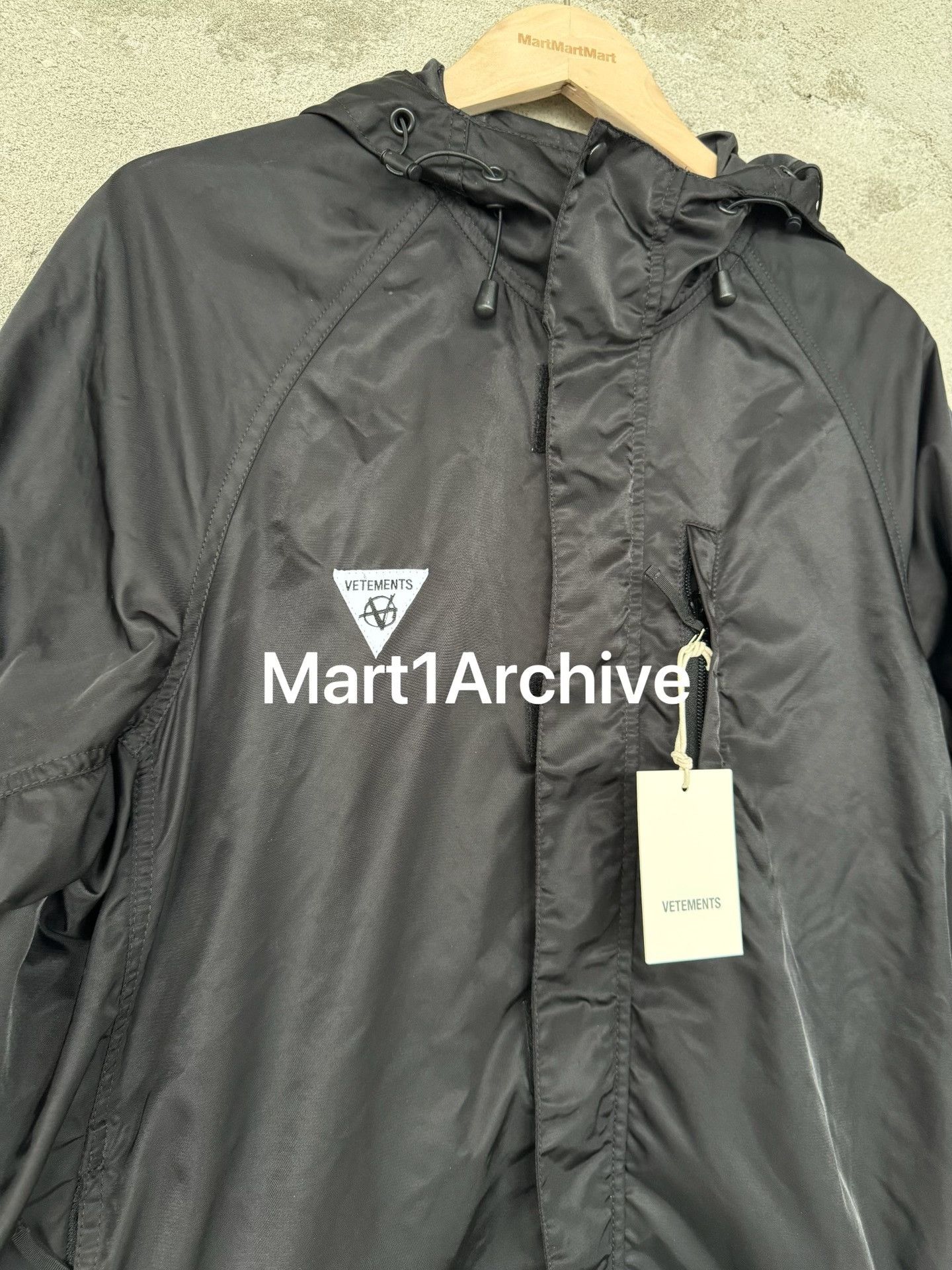 Vetements Vetements Logo Packable Windbreaker Jacket Size M Size US M / EU 48-50 / 2 - 5 Thumbnail