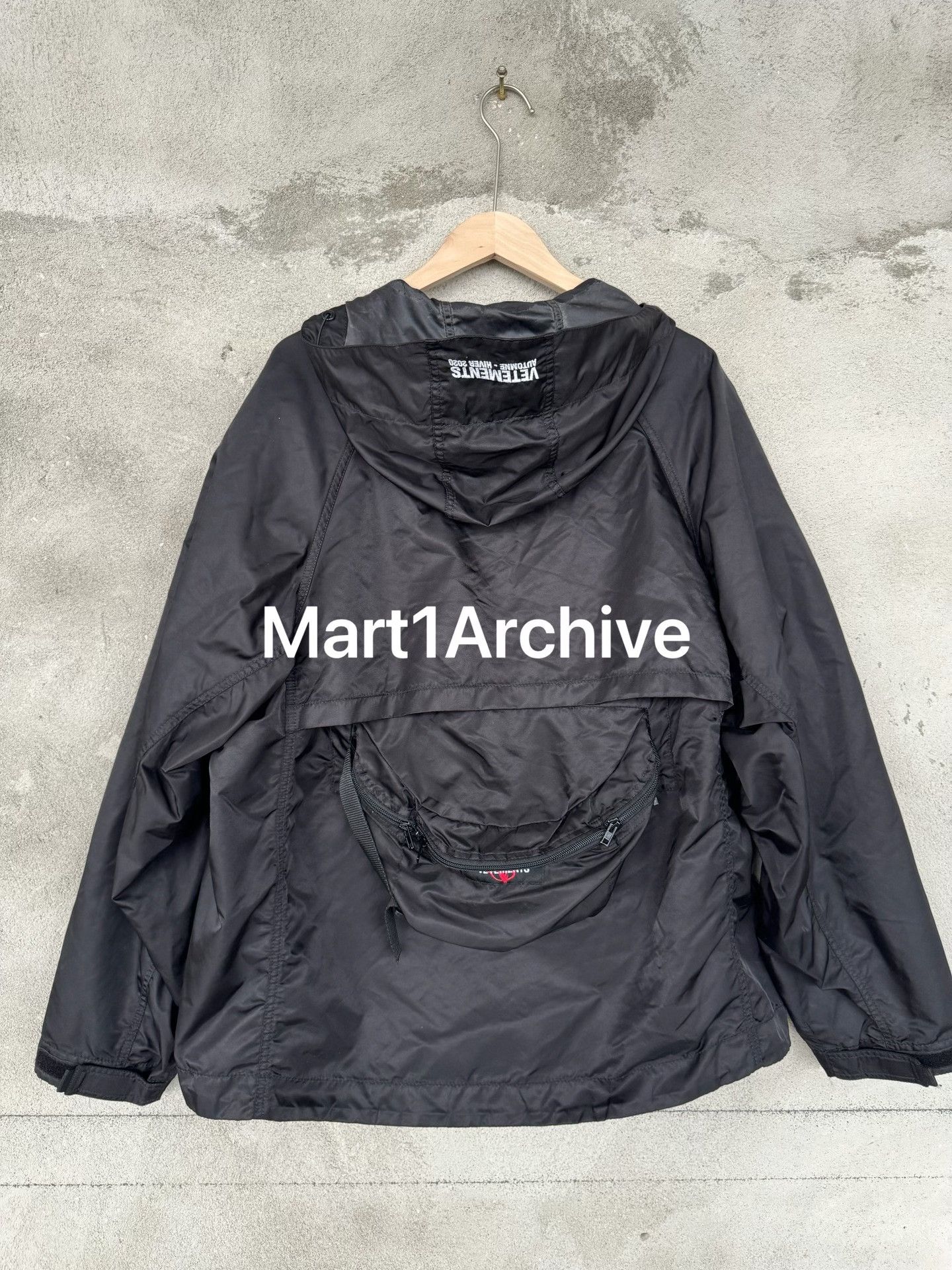 Vetements Vetements Logo Packable Windbreaker Jacket Size M Size US M / EU 48-50 / 2 - 3 Thumbnail