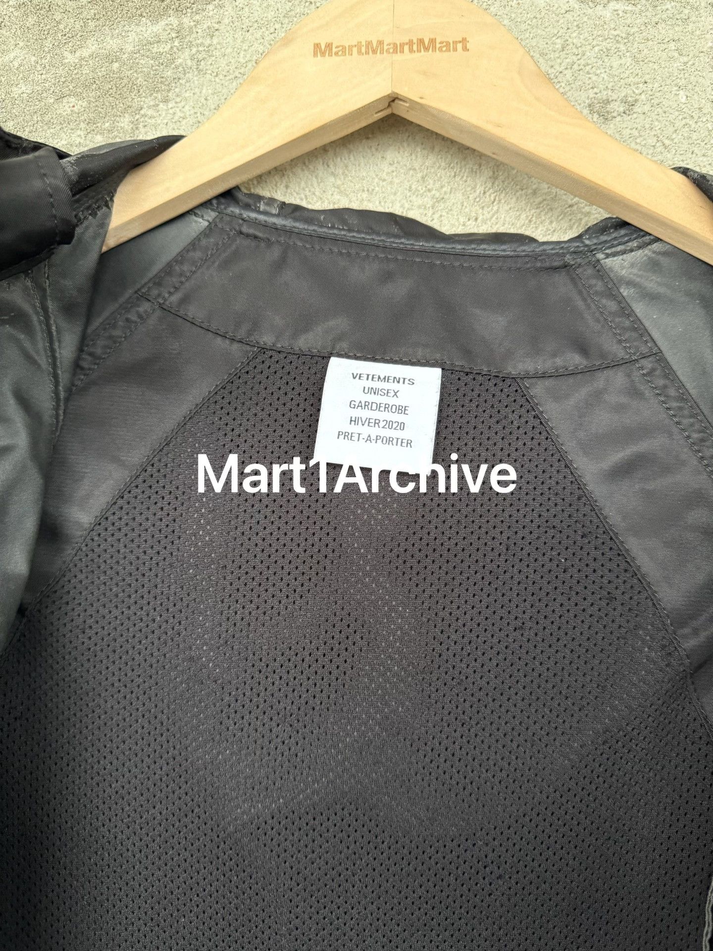 Vetements Vetements Logo Packable Windbreaker Jacket Size M Size US M / EU 48-50 / 2 - 8 Thumbnail