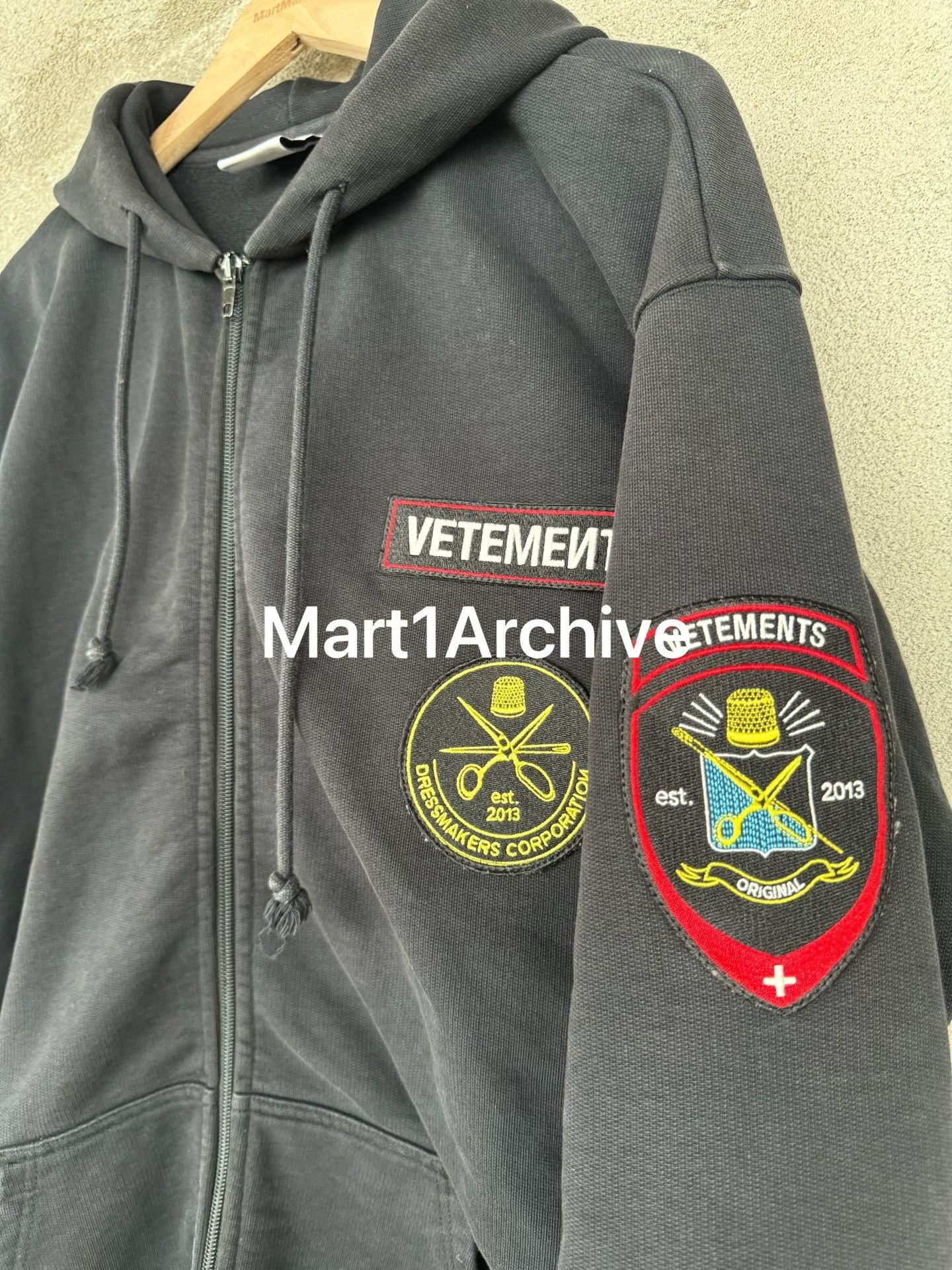 Vetements Vetements Dressmakers Patch Zip-Up Hoodie Size S Size US S / EU 44-46 / 1 - 4 Thumbnail
