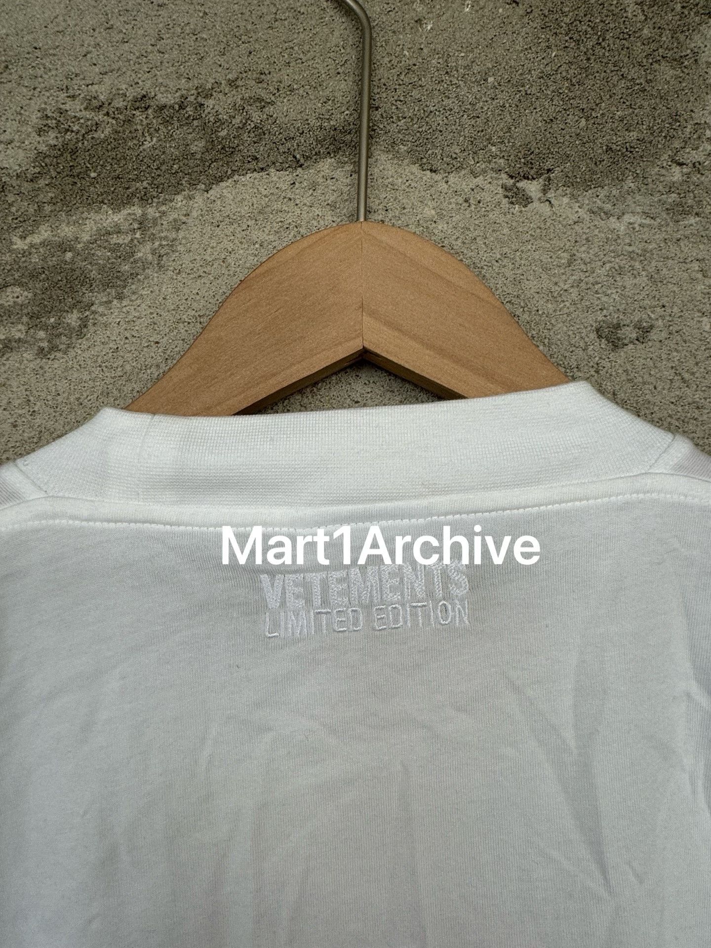 Vetements Vetements Hotter Than Your Ex T-Shirt Size S Size US S / EU 44-46 / 1 - 7 Thumbnail