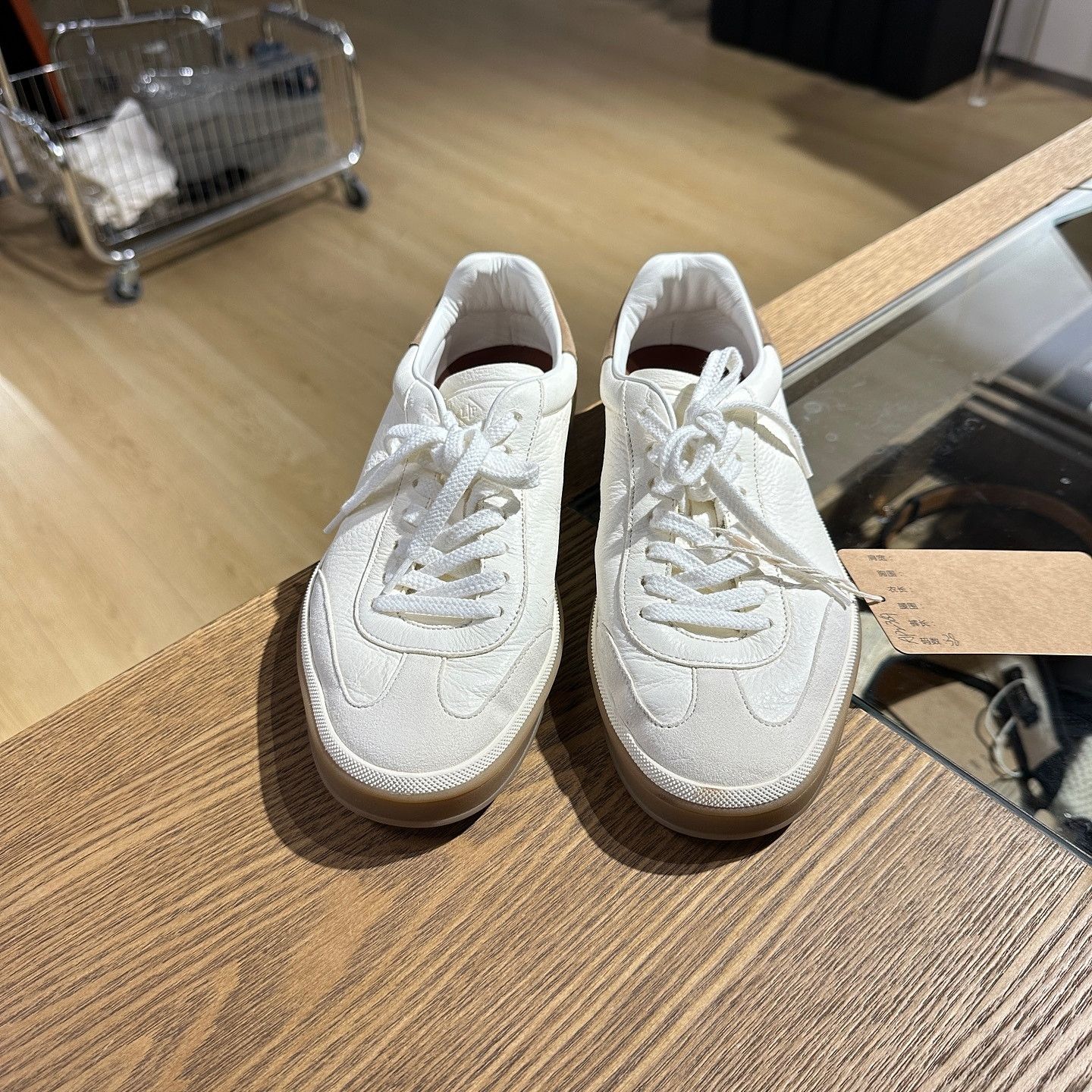 Loro Piana Loro Piana Leather Low-Top Sneakers Size 38 Size US 8 / IT 38 - 2 Thumbnail