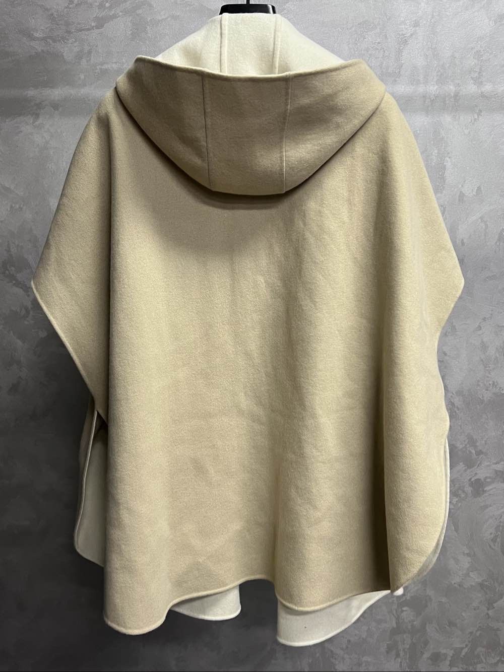 Loro Piana Loro Piana Baby Cashmere Hooded Cape Coat Size M Size M / US 6-8 / IT 42-44 - 2 Thumbnail