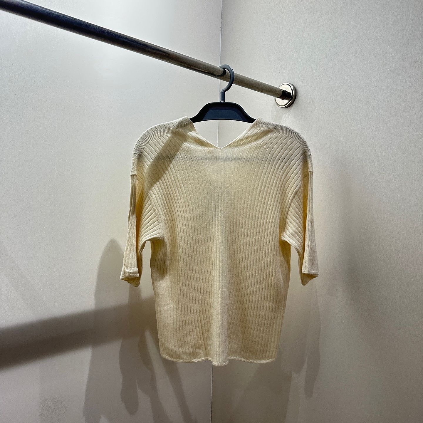 Loro Piana Loro Piana Cashmere Silk Ribbed V-Neck Sweater Size S Size S / US 4 / IT 40 - 2 Thumbnail