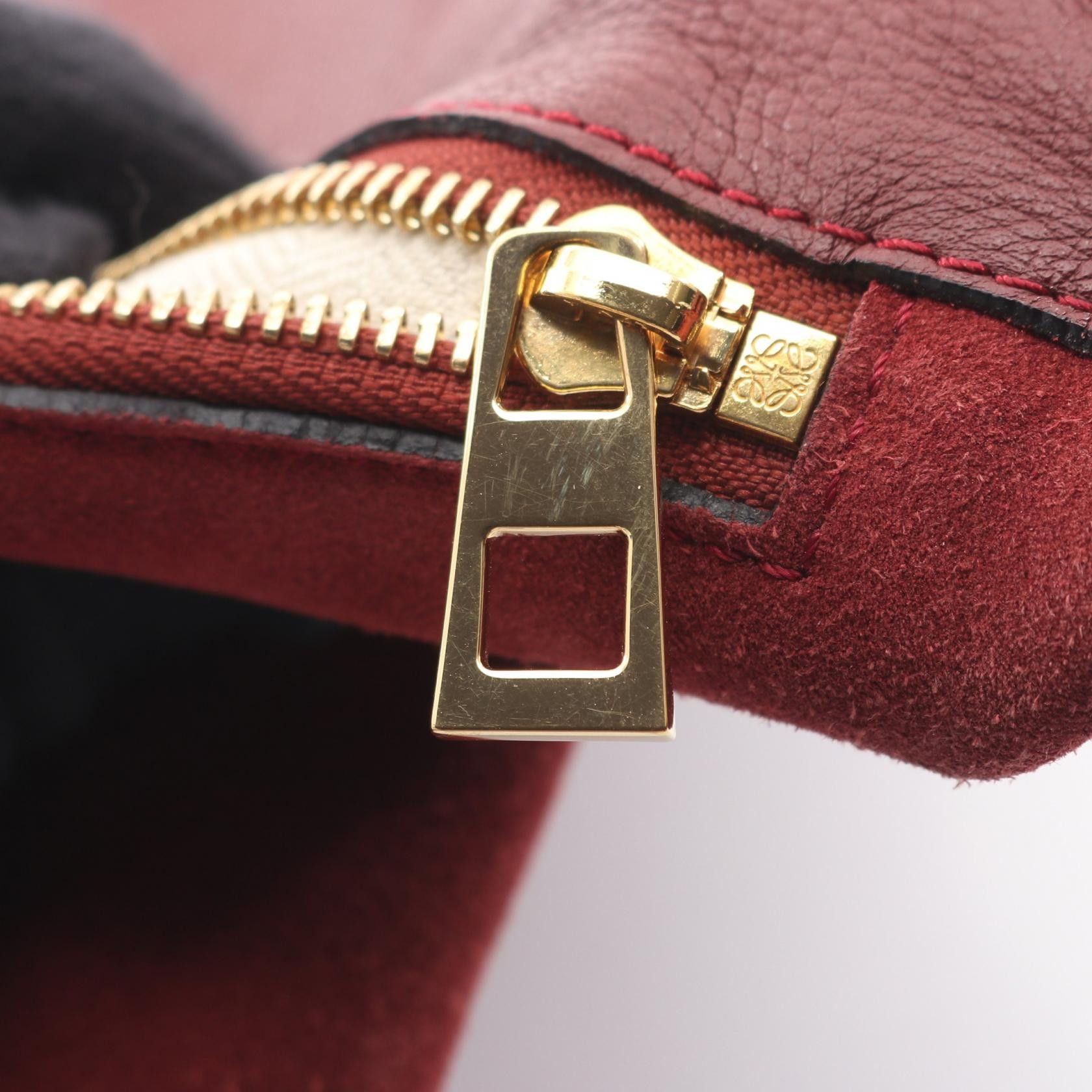 Loewe Loewe Loewe Anagram Suede Clutch Bag Leather Clutch Bag DUTY FREE for USA Size ONE SIZE - 5 Thumbnail