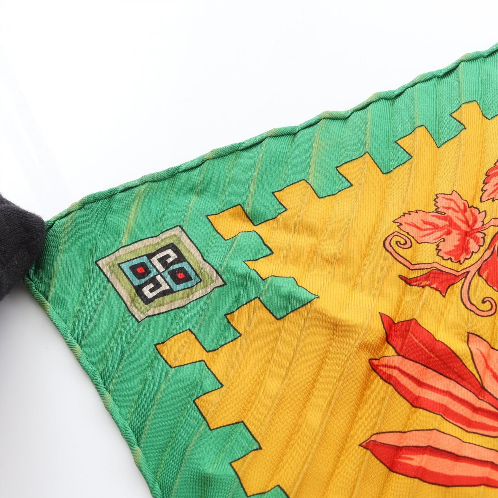 Hermes Hermes Hermes Carre Plisse MUSIQUE DES DIEUX Silk Scarf Textile Scarf DUTY FREE for USA Size ONE SIZE - 4 Thumbnail