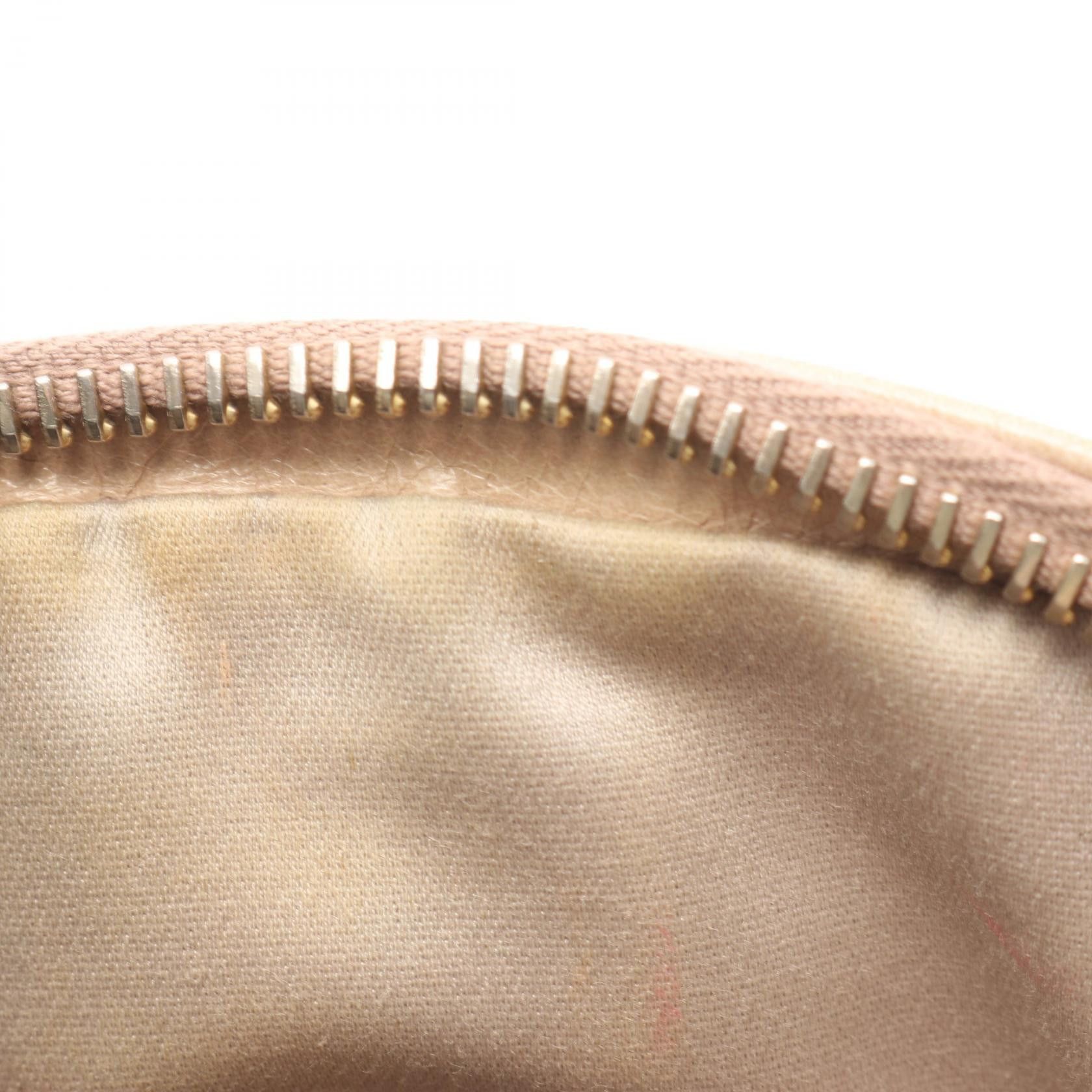 Miu Miu Miu Miu Miu Miu Matelasse Leather Shoulder Bag Leather Shoulder Bag DUTY FREE for USA Size ONE SIZE - 8 Thumbnail