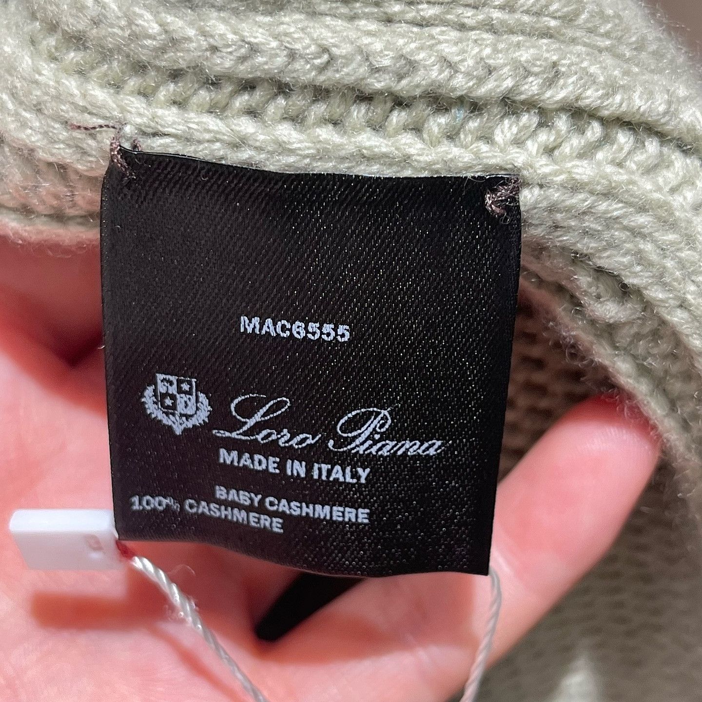 Loro Piana Loro Piana Baby Cashmere Turtleneck Sweater Size M Size M / US 6-8 / IT 42-44 - 4 Thumbnail