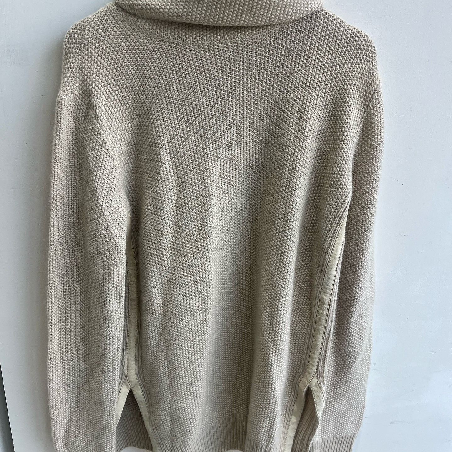 Loro Piana Loro Piana Cashmere Turtleneck Sweater Beige Size 38 Size XS / US 0-2 / IT 36-38 - 2 Thumbnail