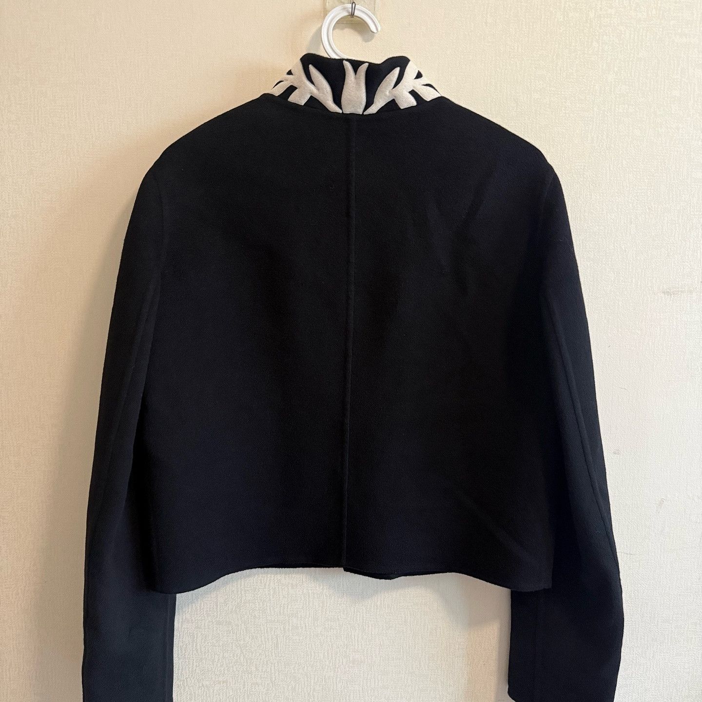 Loro Piana Loro Piana Flower Embroidered Jacket Size 42 Size M / US 6-8 / IT 42-44 - 2 Thumbnail