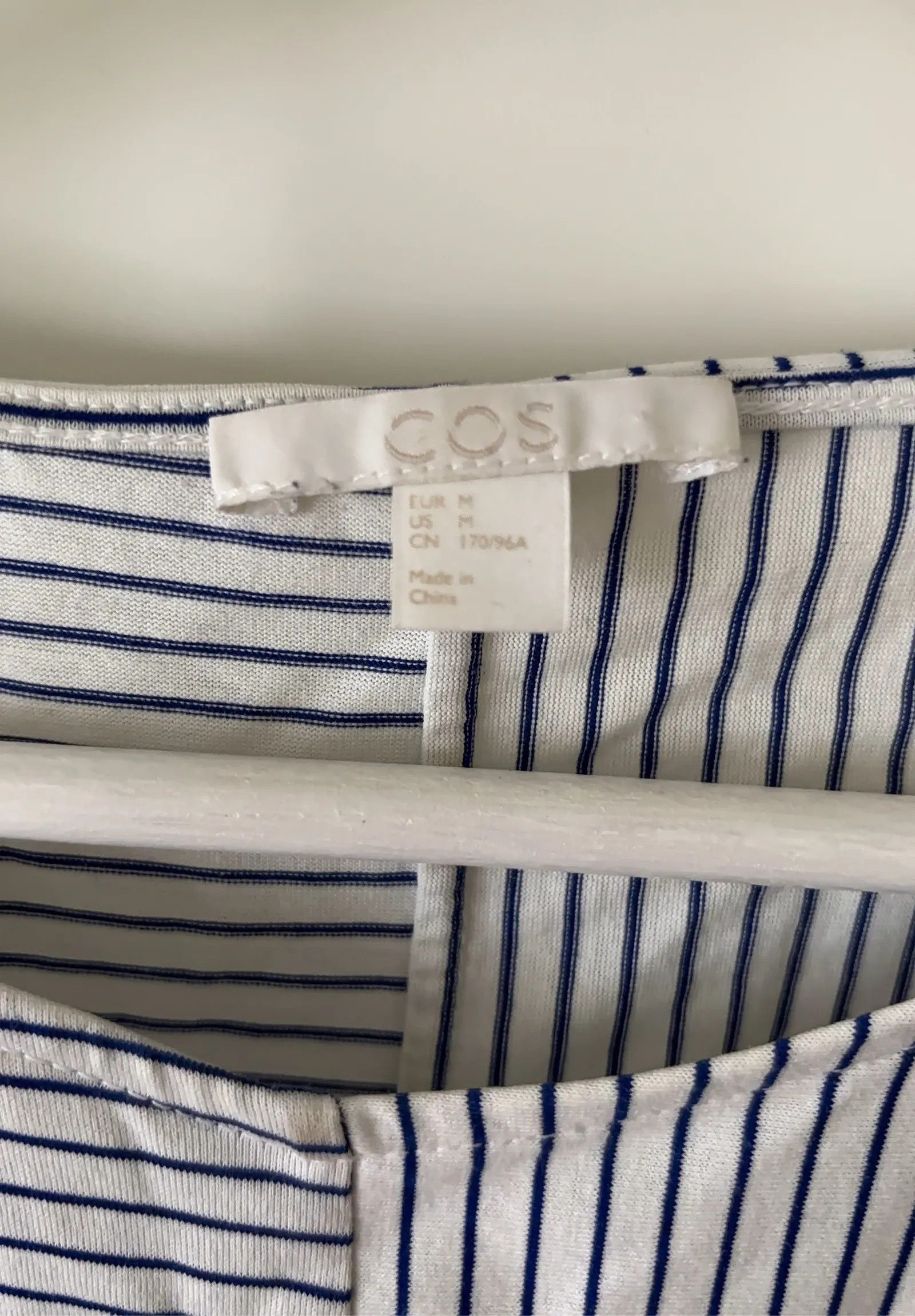 Cos Cos Short Sleeve T-shirt Size M / US 6-8 / IT 42-44 - 2 Thumbnail