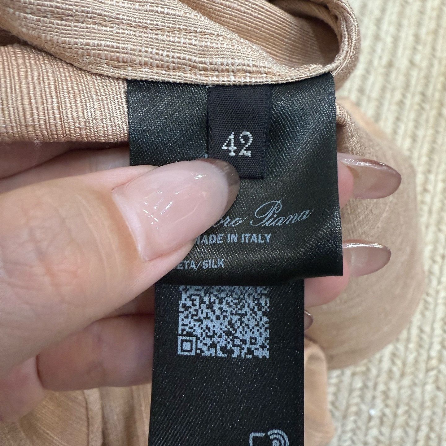 Loro Piana Loro Piana V-Neck Silk Blouse Size 42 Size M / US 6-8 / IT 42-44 - 4 Thumbnail