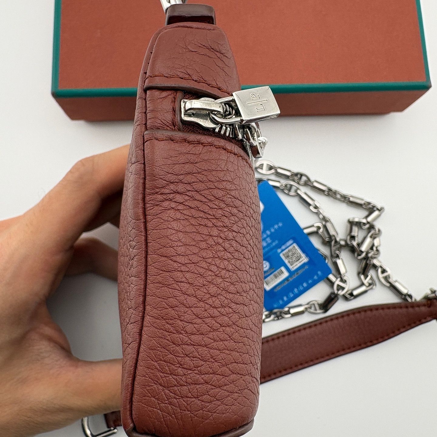 Loro Piana Loro Piana Leather Chain Crossbody Bag ONE SIZE Size ONE SIZE - 4 Thumbnail
