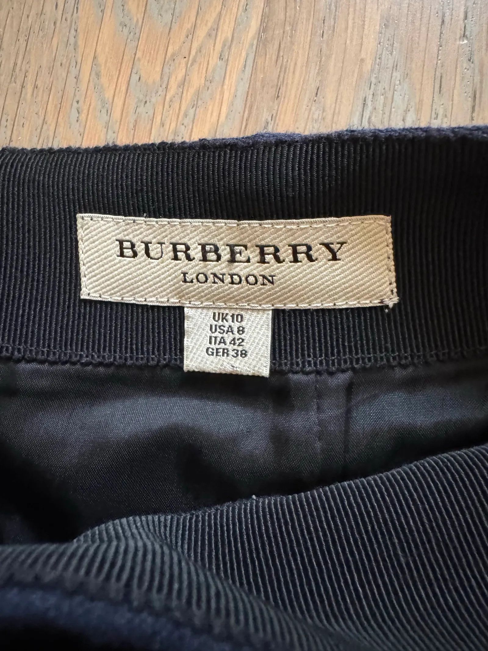 Burberry Burberry Skirt Size 28" / US 6 / IT 42 - 2 Thumbnail