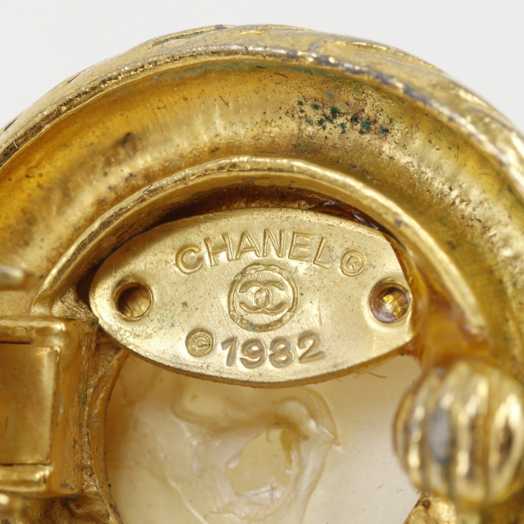 Chanel Chanel earrings, gold plated with faux pearls, approximately 24.6g, women's. Size ONE SIZE - 11 Thumbnail