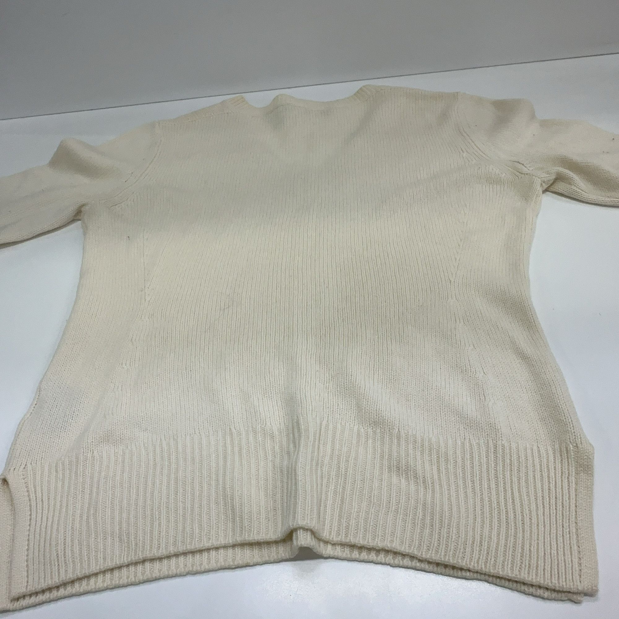Loro Piana Loro Piana Baby Cashmere V-Neck Sweater Size 42 Size M / US 6-8 / IT 42-44 - 14 Thumbnail