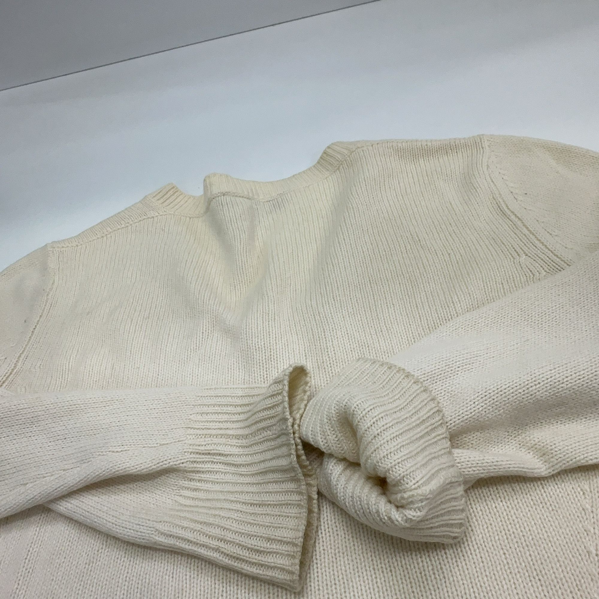 Loro Piana Loro Piana Baby Cashmere V-Neck Sweater Size 42 Size M / US 6-8 / IT 42-44 - 12 Thumbnail