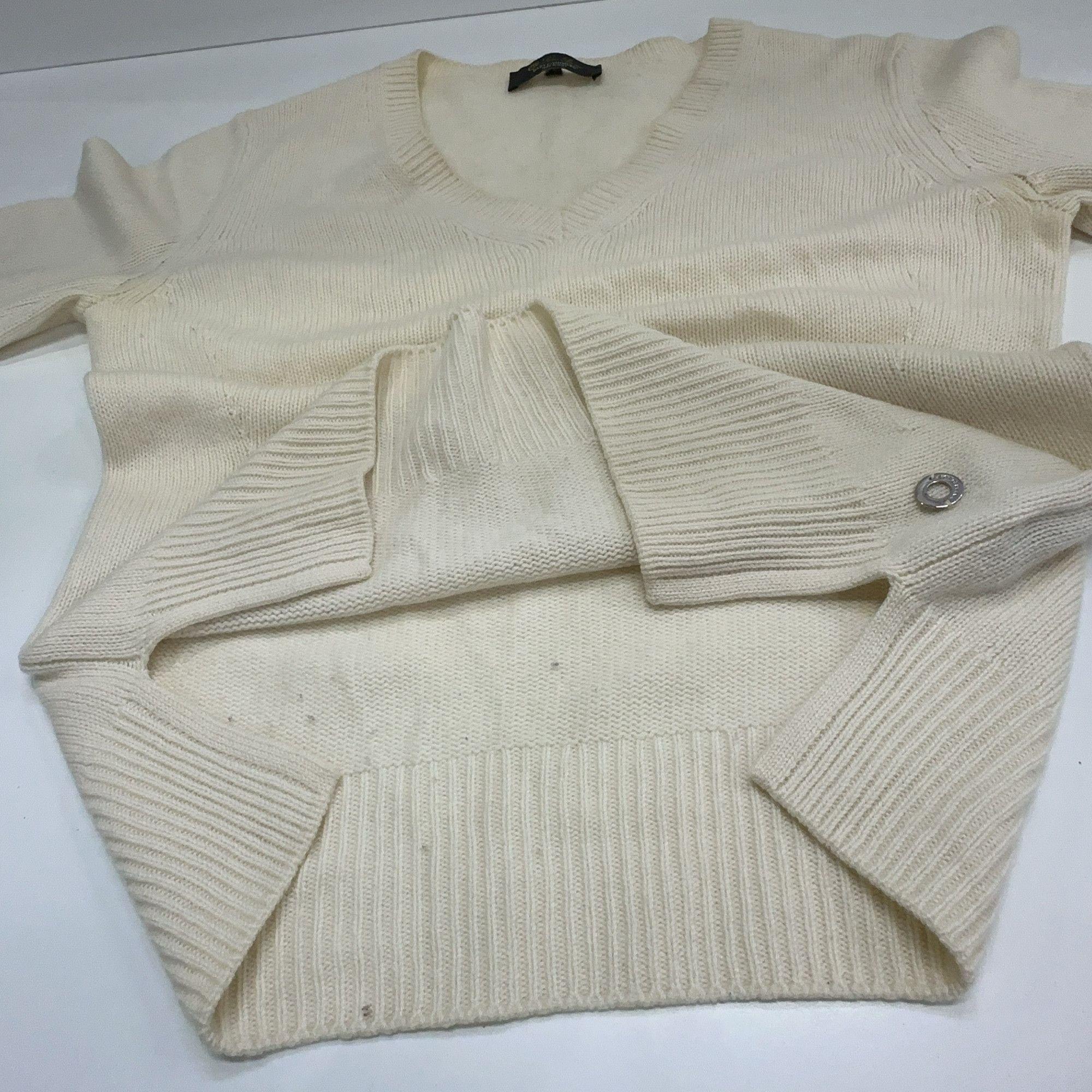 Loro Piana Loro Piana Baby Cashmere V-Neck Sweater Size 42 Size M / US 6-8 / IT 42-44 - 9 Thumbnail