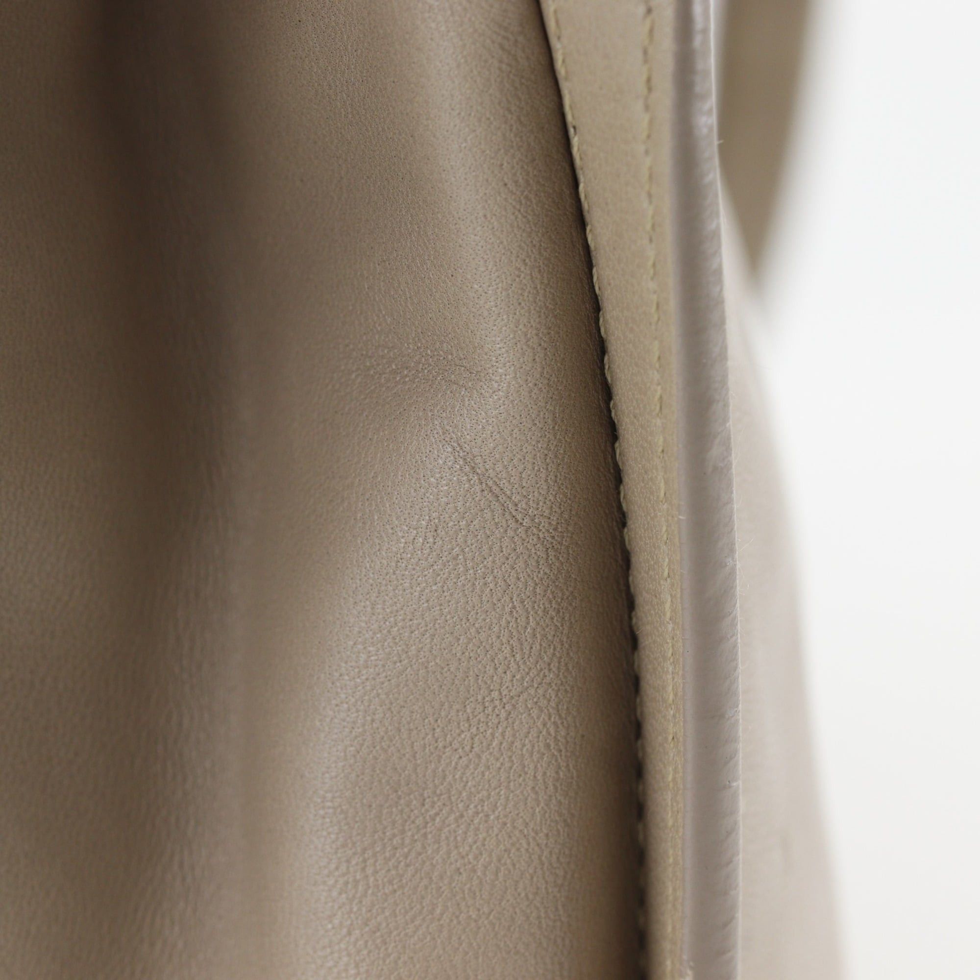 Loewe Loewe Shoulder Bag, Lambskin, Beige, A5 Size, Women's Size ONE SIZE - 8 Thumbnail