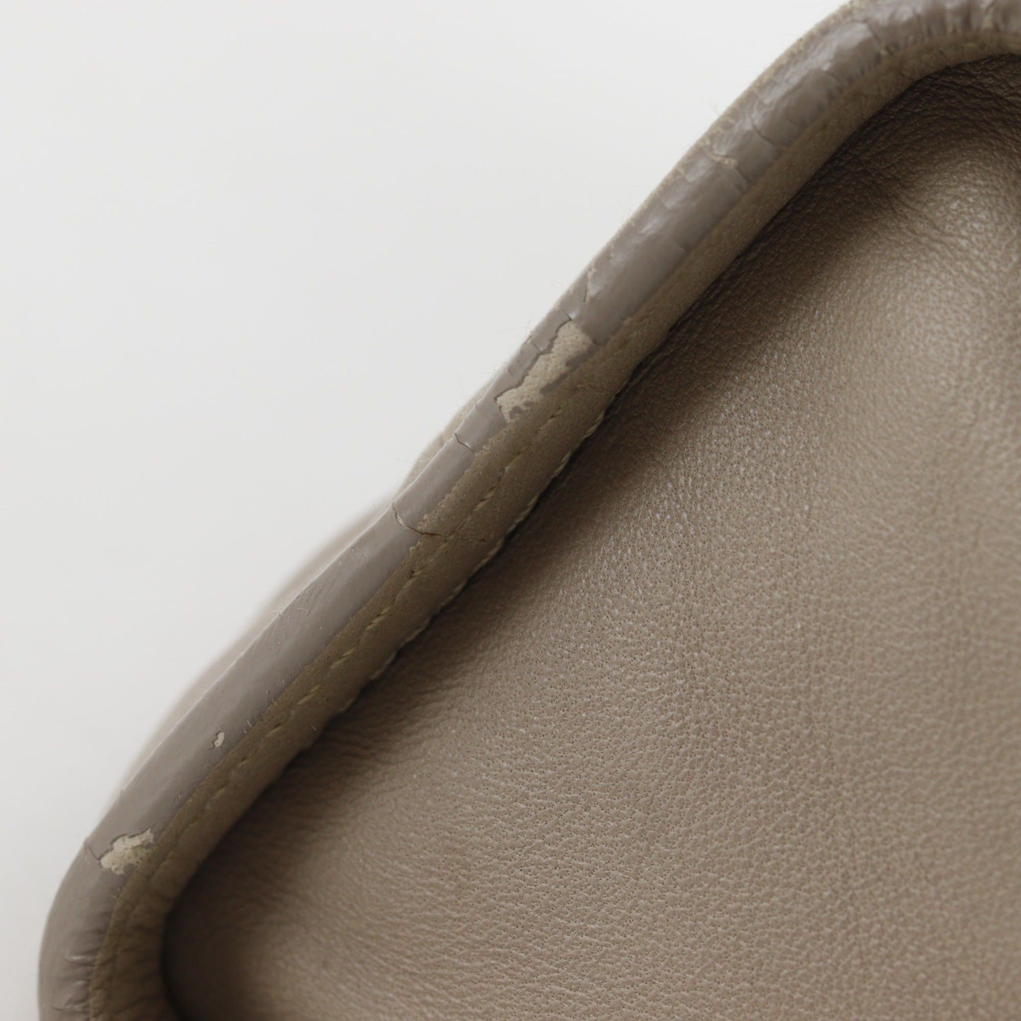 Loewe Loewe Shoulder Bag, Lambskin, Beige, A5 Size, Women's Size ONE SIZE - 12 Thumbnail