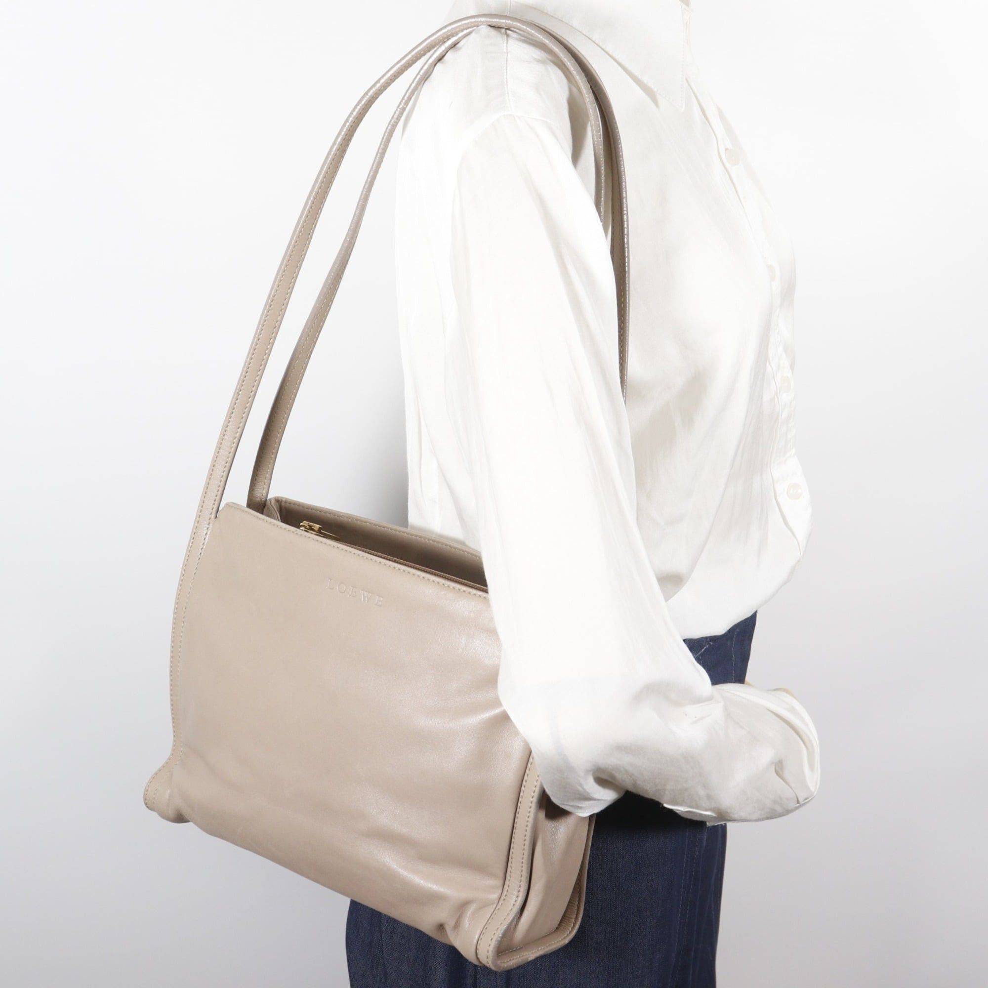 Loewe Loewe Shoulder Bag, Lambskin, Beige, A5 Size, Women's Size ONE SIZE - 19 Thumbnail
