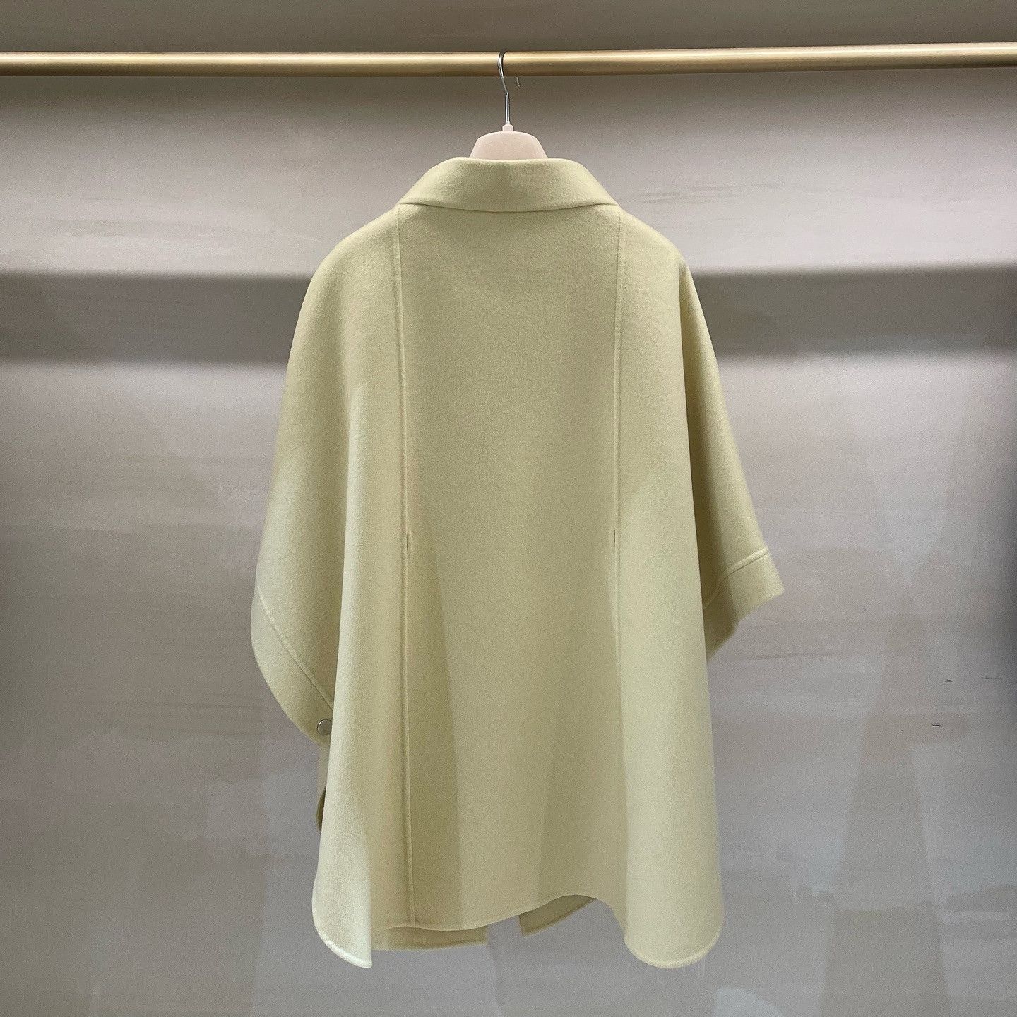 Loro Piana Loro Piana Cashmere Cape Size M Size M / US 6-8 / IT 42-44 - 2 Thumbnail