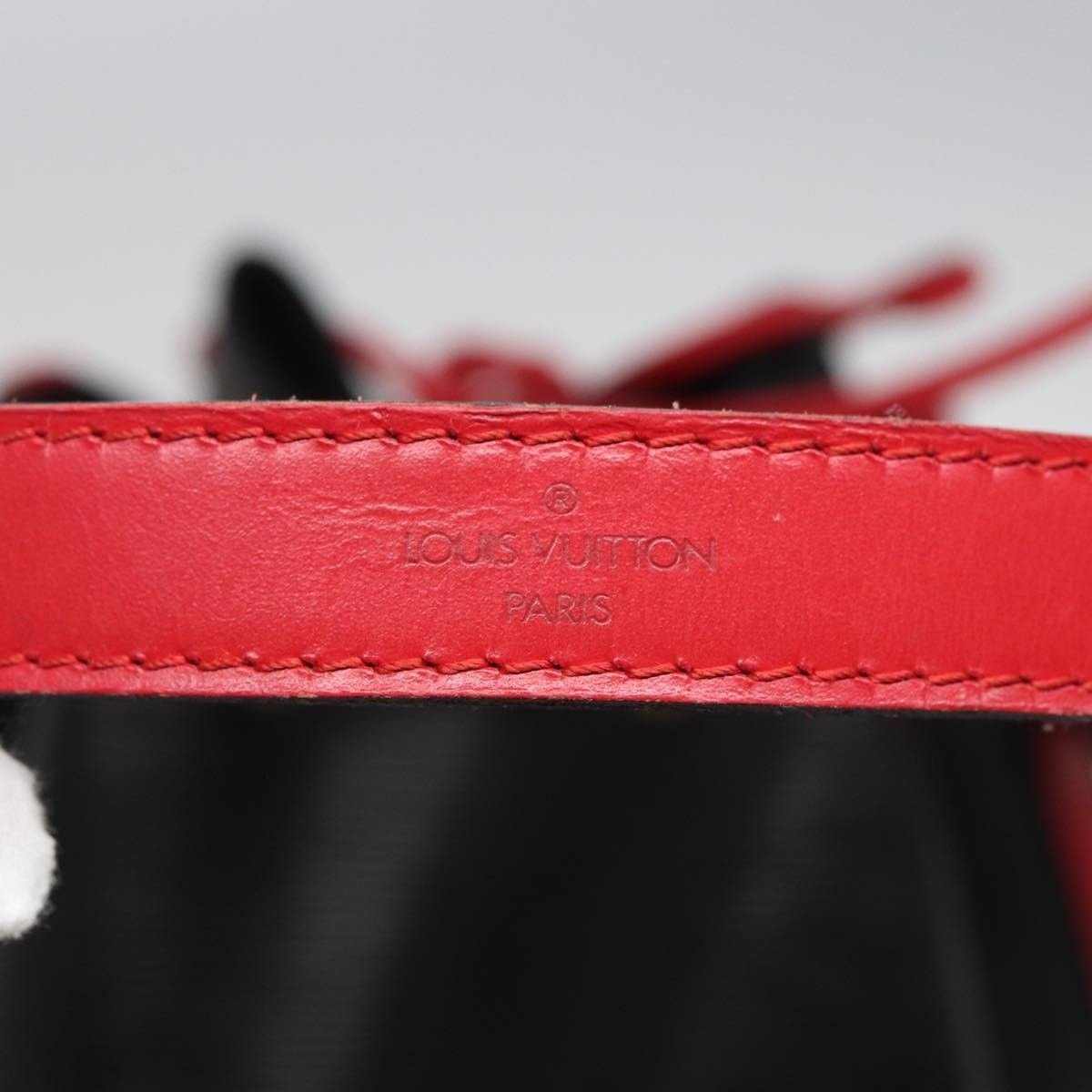 Louis Vuitton Louis Vuitton Bicolor Noe Epi Leather Size ONE SIZE - 19 Thumbnail