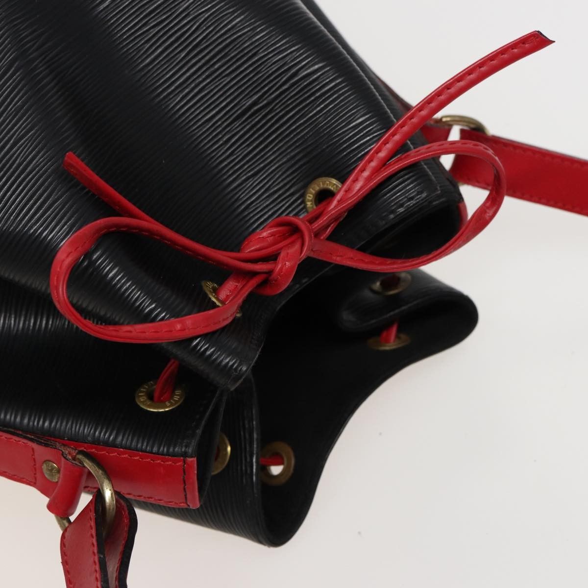 Louis Vuitton Louis Vuitton Bicolor Noe Epi Leather Size ONE SIZE - 18 Thumbnail