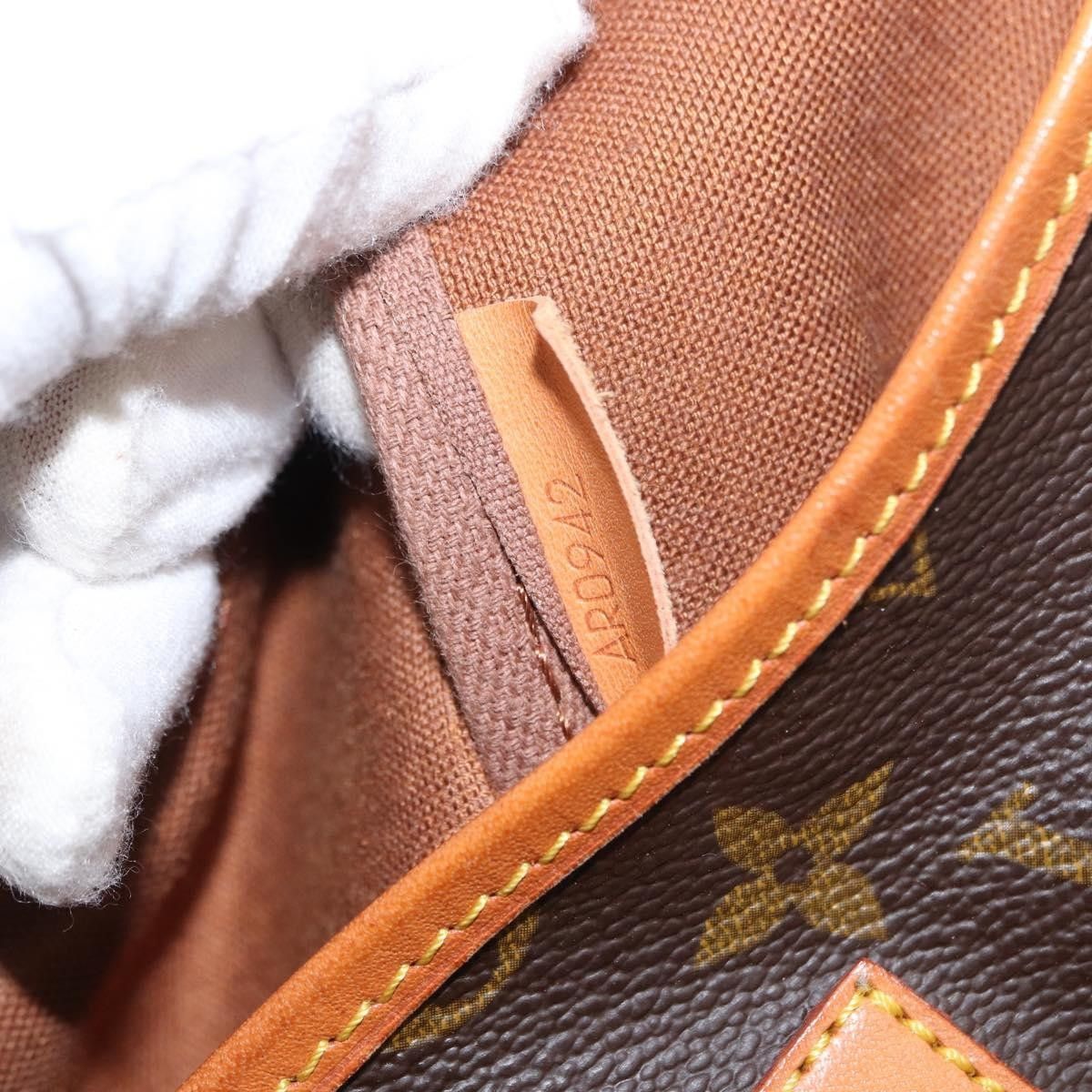 Louis Vuitton Louis Vuitton Saumur Handbag Monogram Canvas Size ONE SIZE - 7 Thumbnail