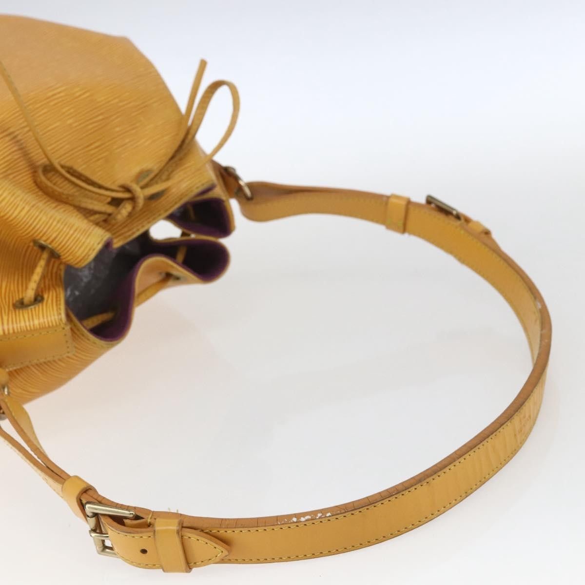 Louis Vuitton Louis Vuitton Petit Noe Epi Leather Size ONE SIZE - 16 Thumbnail
