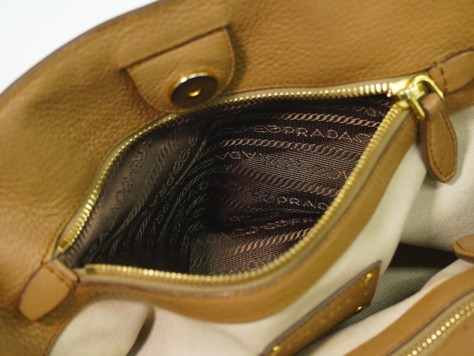 Prada Prada Vintage Handbag Leather Size ONE SIZE - 18 Thumbnail