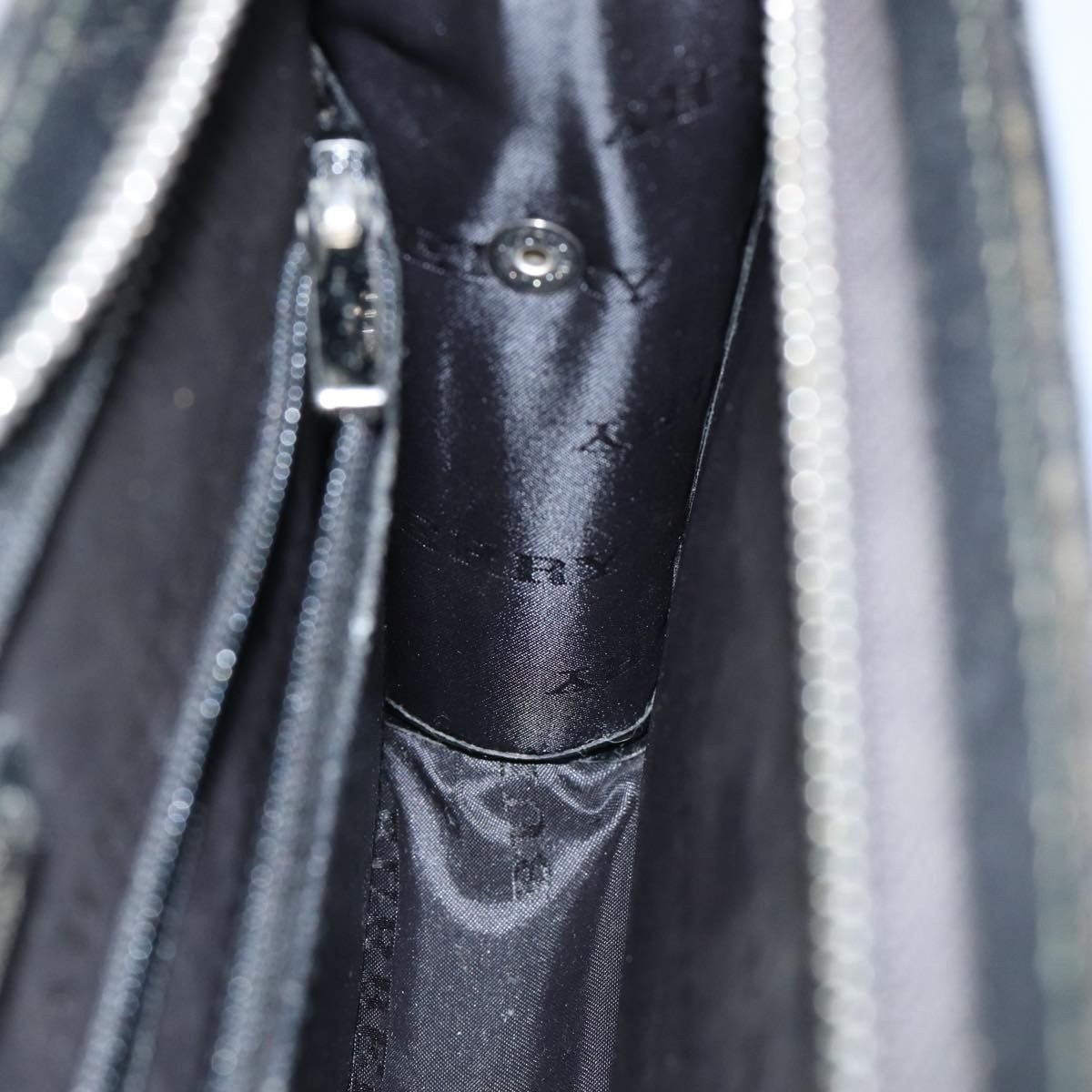 Burberry Burberry Vintage Pouch Leather Size ONE SIZE - 18 Thumbnail