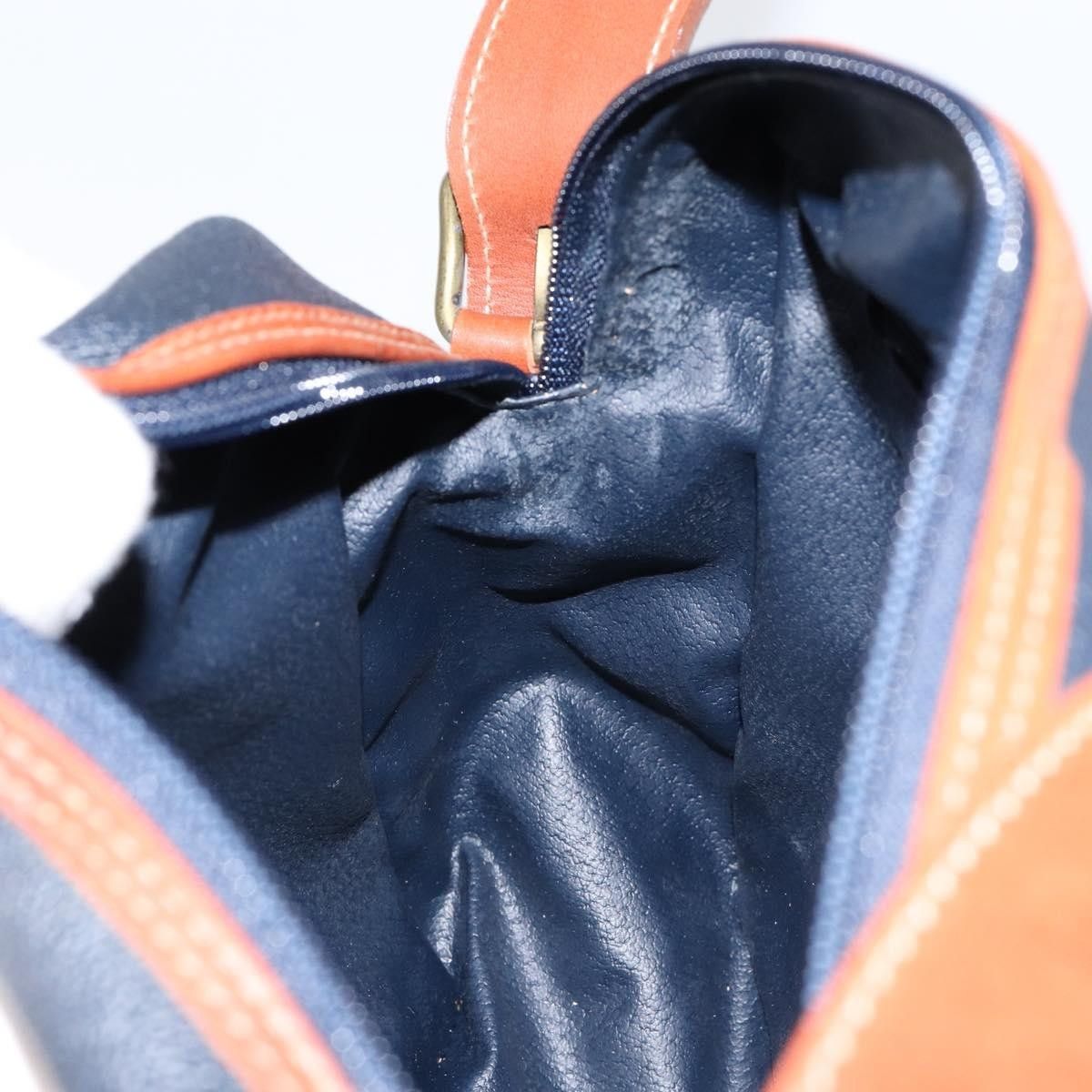 Burberry Burberry Vintage Leather Size ONE SIZE - 21 Thumbnail