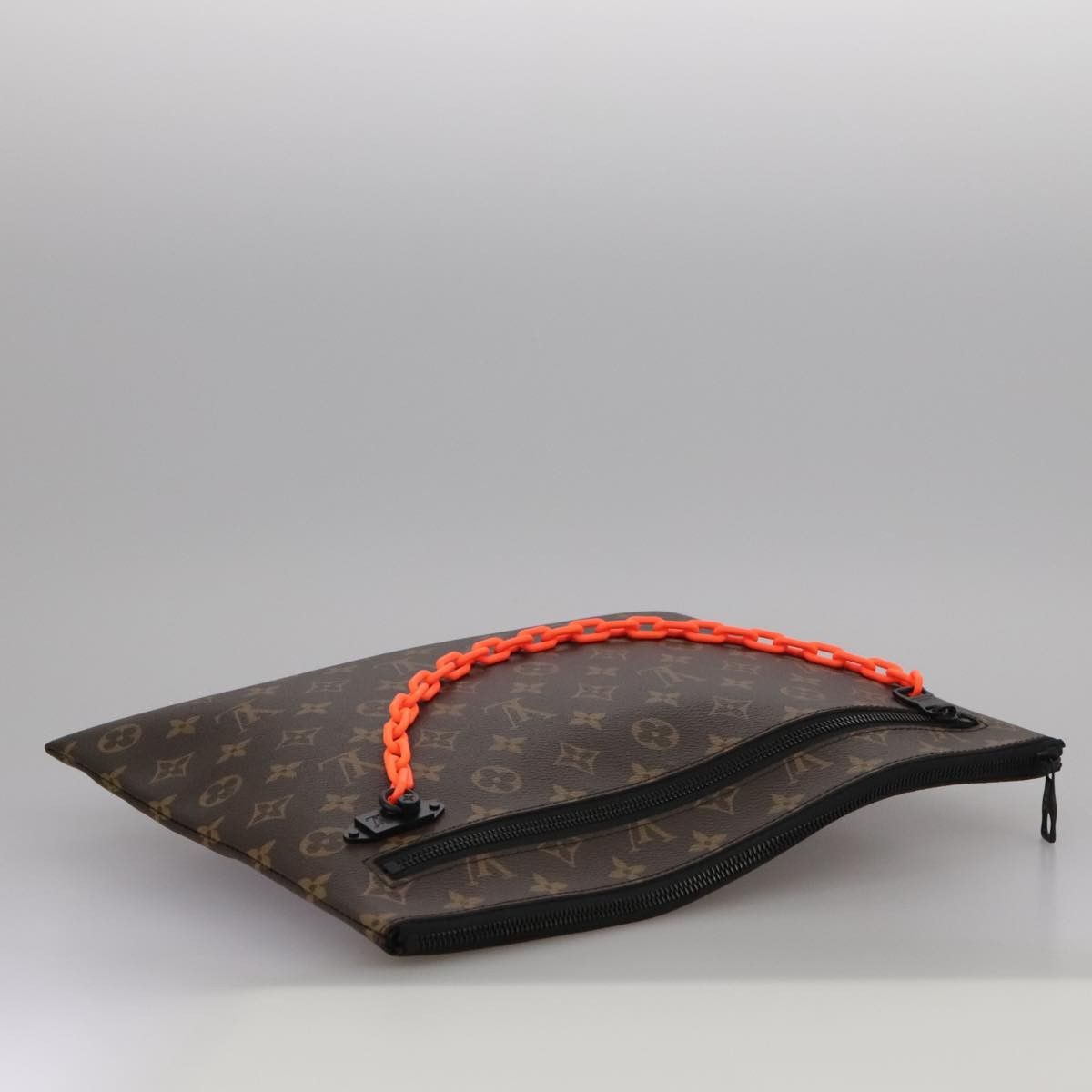 Louis Vuitton Louis Vuitton Solar Ray A4 Pouch Monogram Canvas Size ONE SIZE - 21 Thumbnail