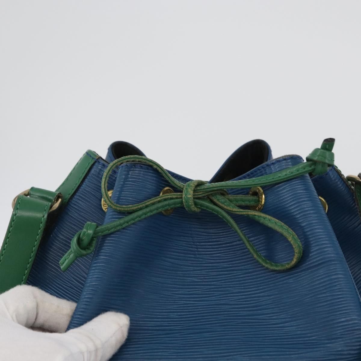 Louis Vuitton Louis Vuitton Bicolor Noe Epi Leather Size ONE SIZE - 17 Thumbnail