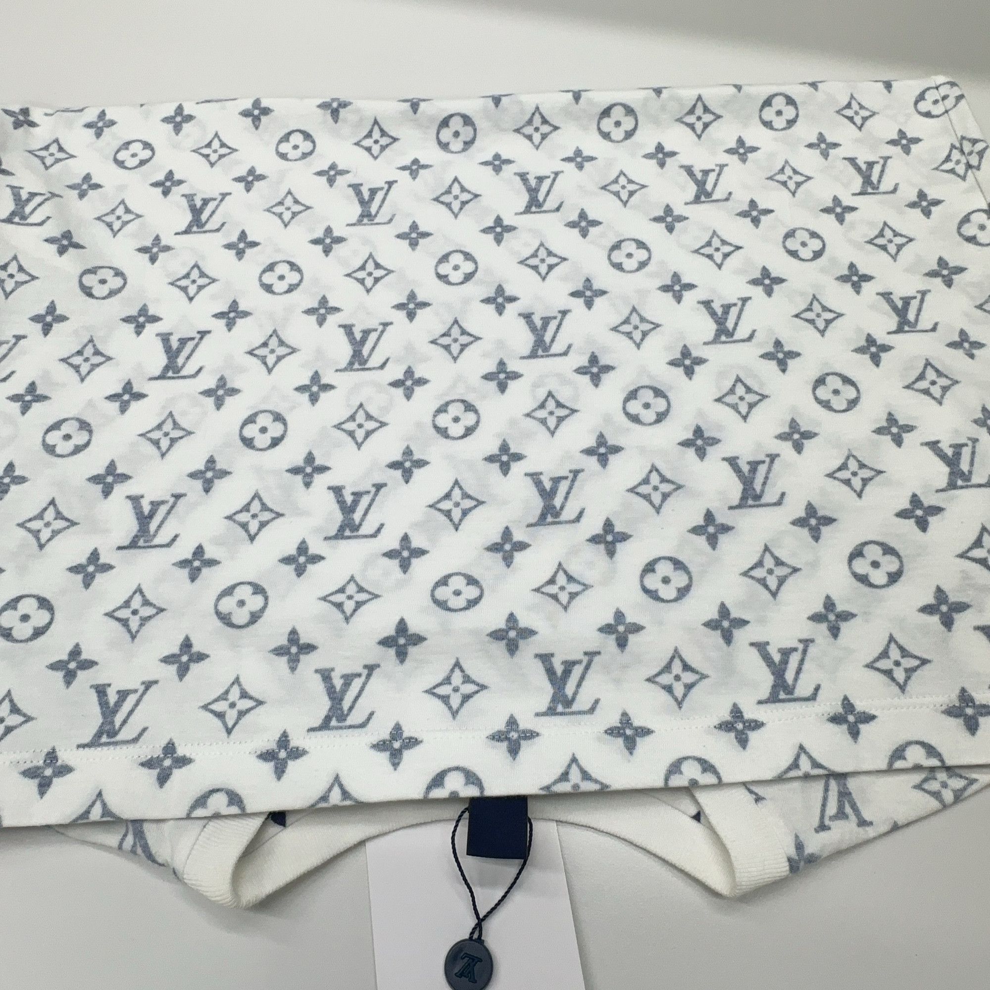 Louis Vuitton Louis Vuitton Monogram Chain T-Shirt Size L Size US L / EU 52-54 / 3 - 10 Thumbnail