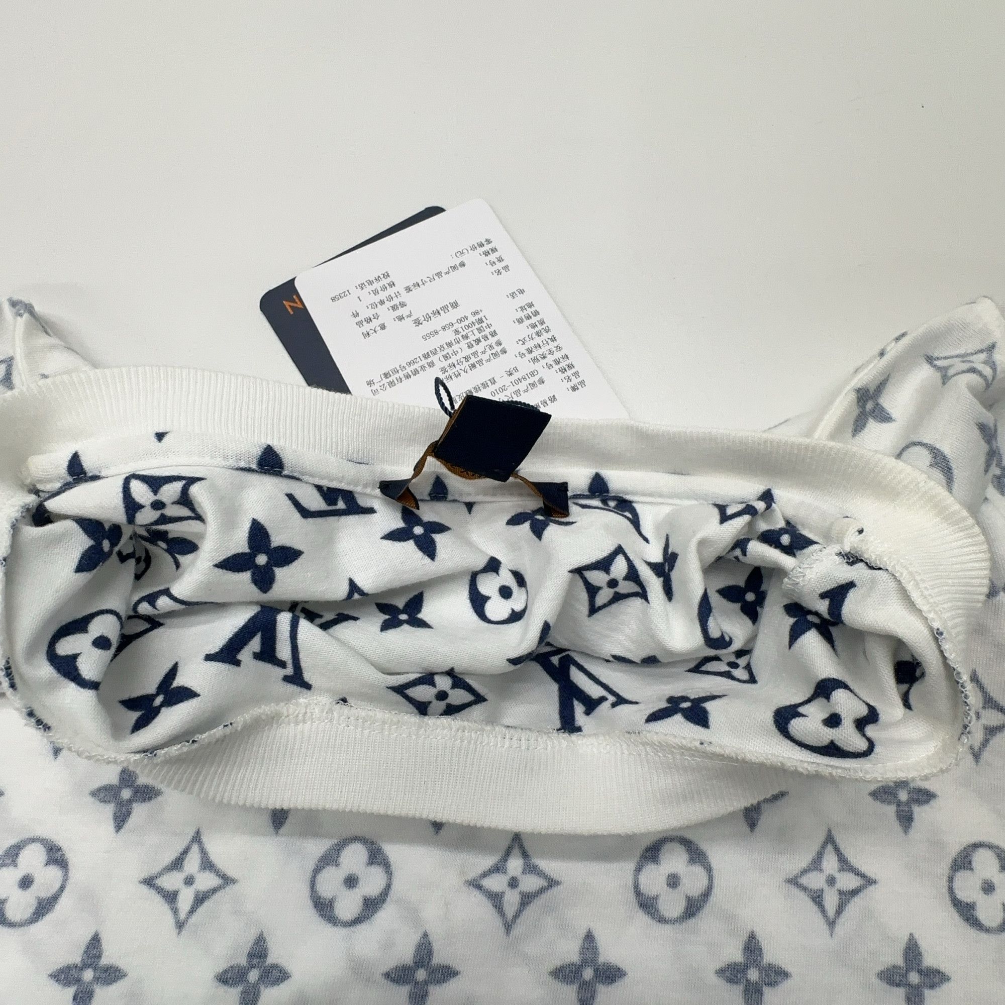 Louis Vuitton Louis Vuitton Monogram Chain T-Shirt Size L Size US L / EU 52-54 / 3 - 5 Thumbnail