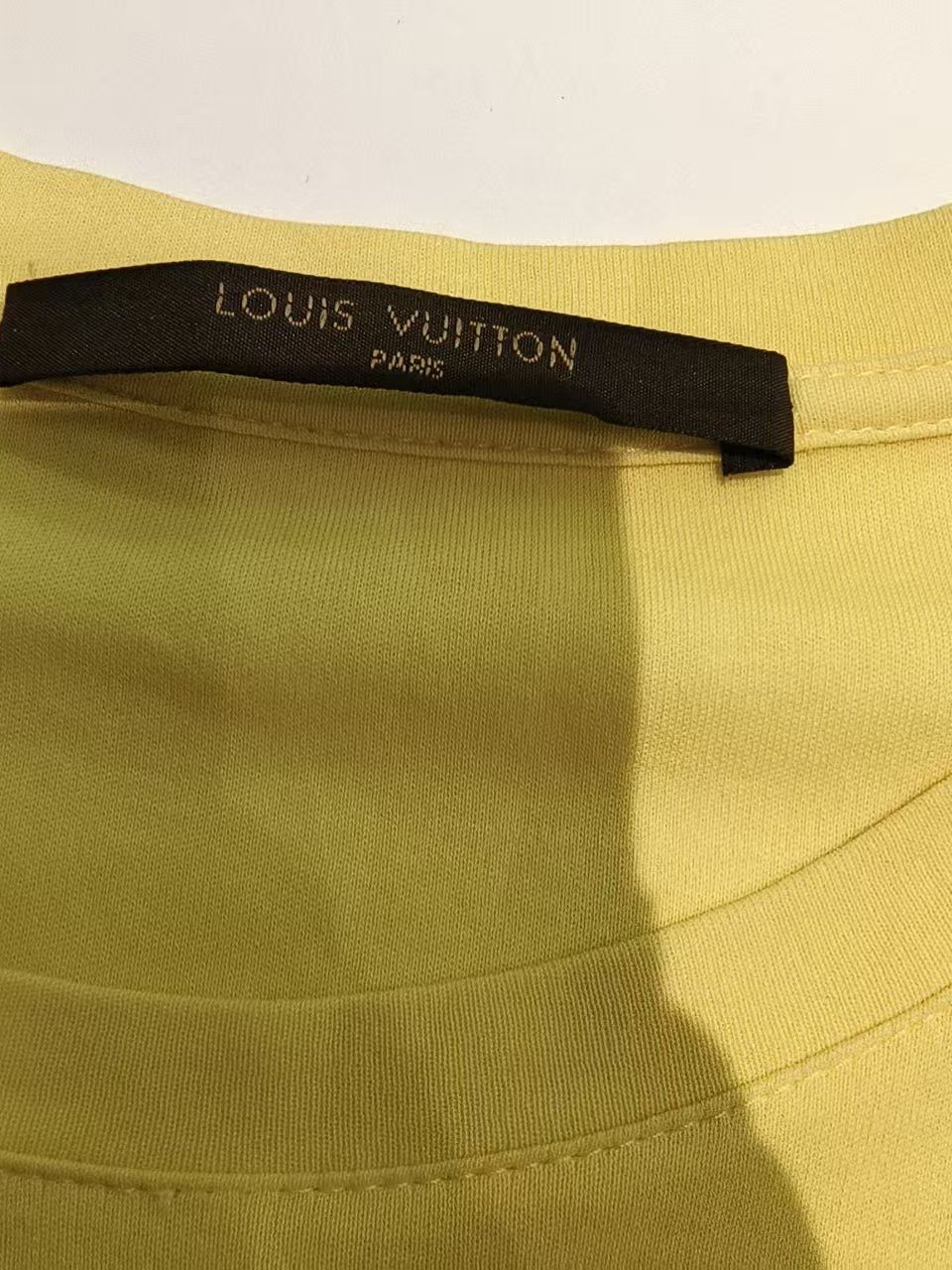Louis Vuitton Louis Vuitton Damier Pocket T-Shirt Size XS Size US XS / EU 42 / 0 - 3 Thumbnail
