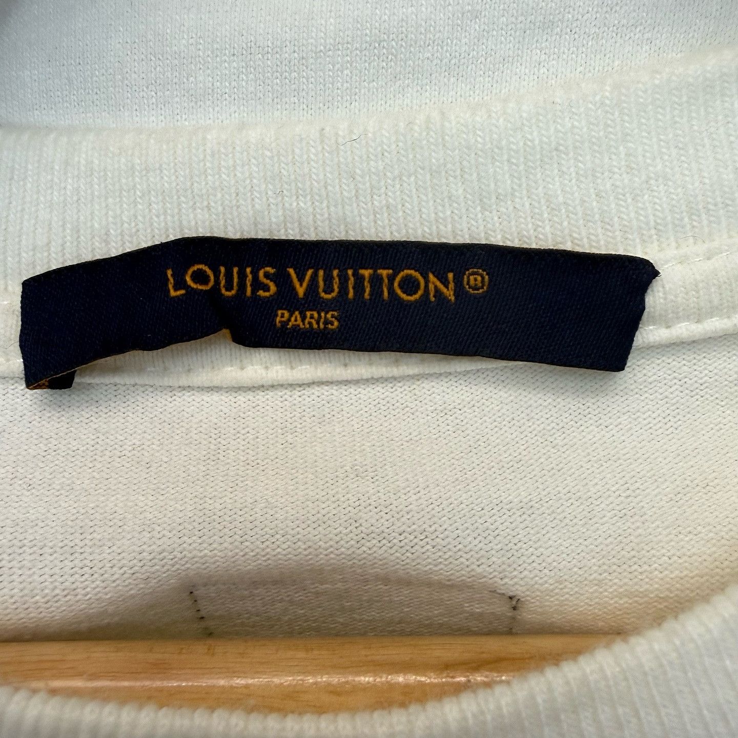 Louis Vuitton Louis Vuitton Logo Embroidered T-Shirt White Size M Size US M / EU 48-50 / 2 - 3 Thumbnail